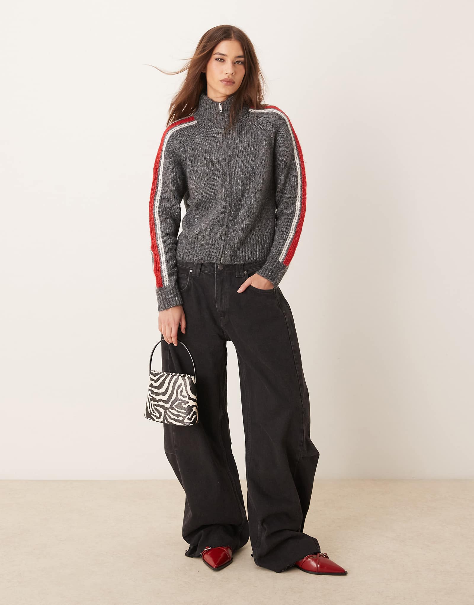 Серый кардиган в полоску с застежкой-молнией Mango по бокам