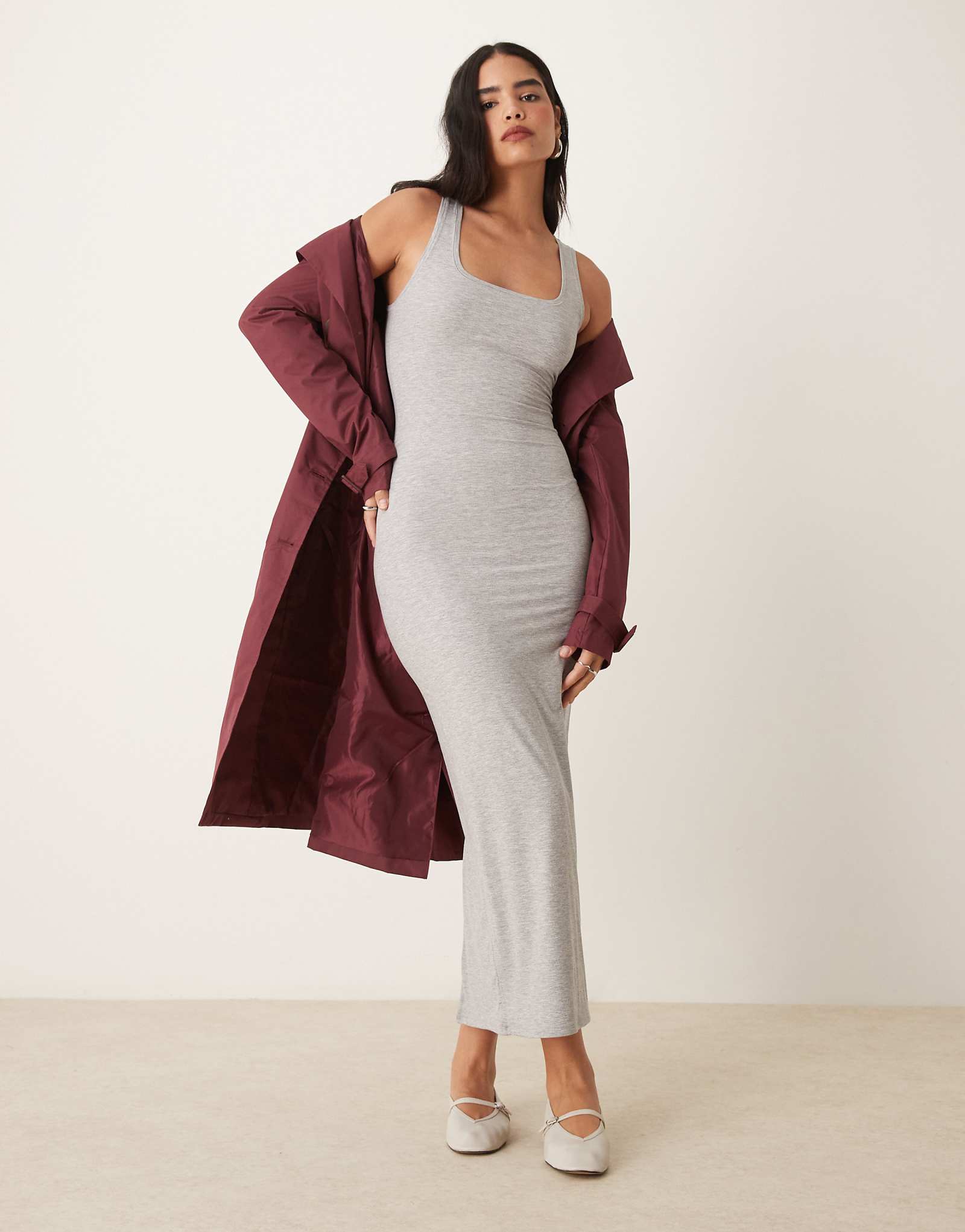 Макси-платье Tala 365 sculpting lounge с квадратным вырезом серого цвета 15390₽