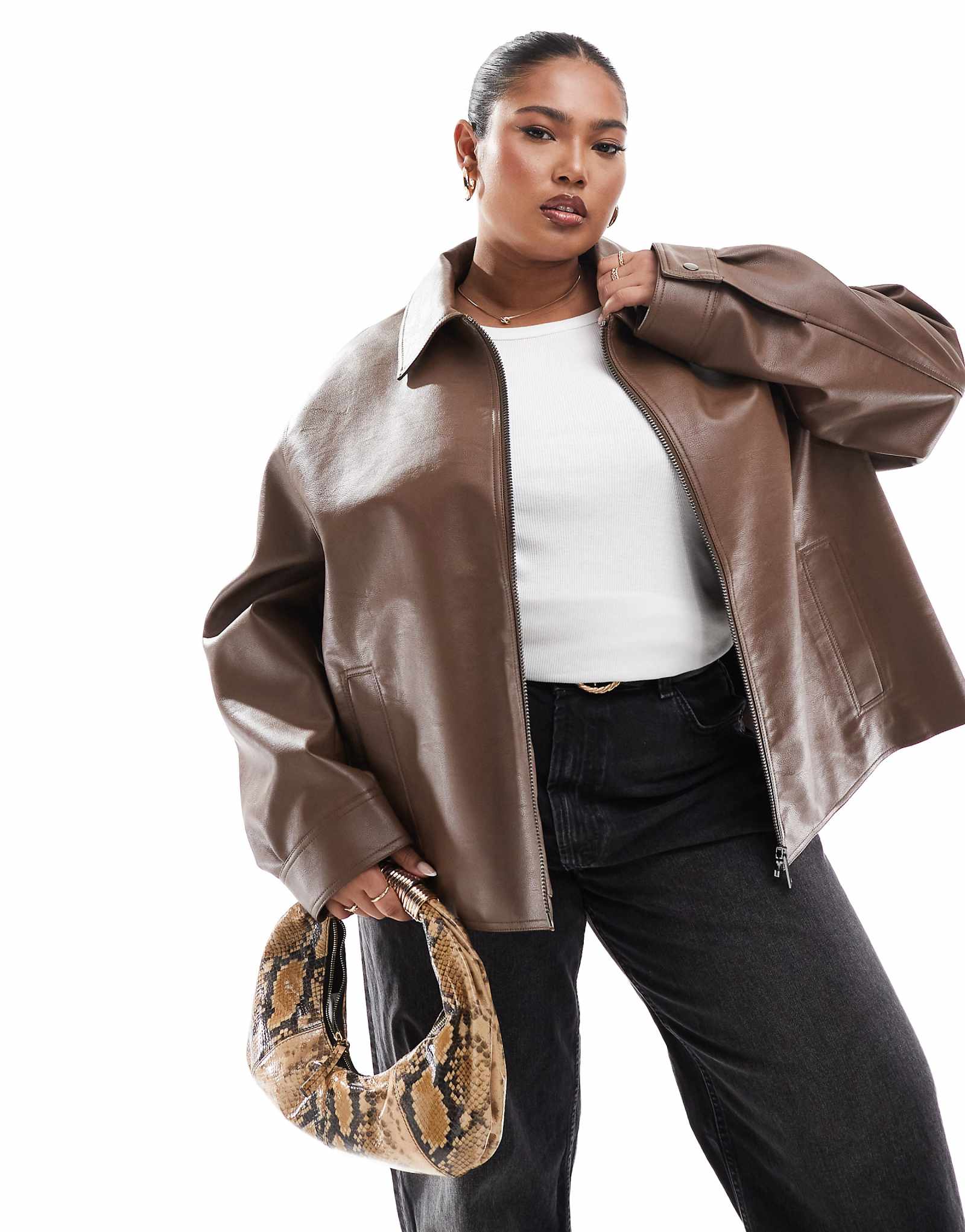 ДИЗАЙНЕРСКАЯ кожаная куртка harrington с изогнутой молнией спереди от ASOS шоколадного цвета 14690₽