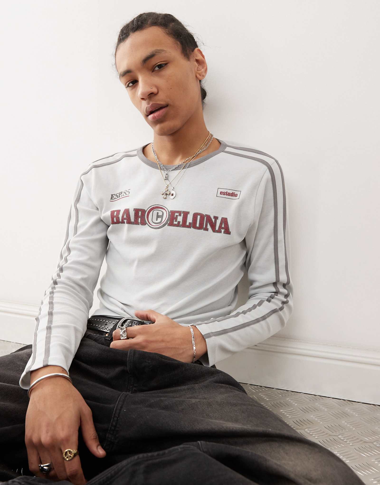 Укороченная футбольная футболка с длинным рукавом COLLUSION серого цвета 6890₽