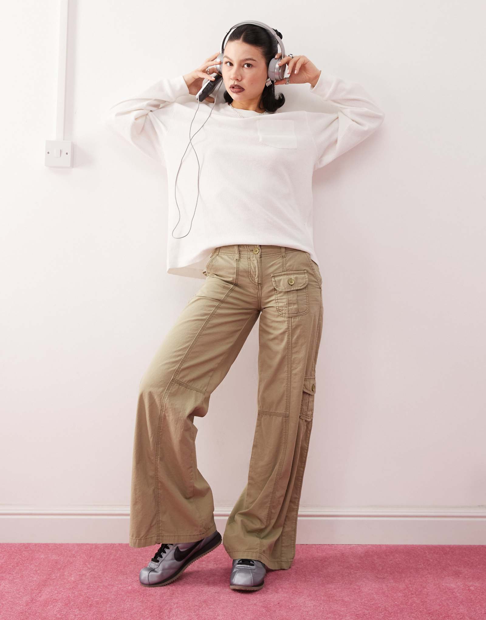 Брюки-карго COLLUSION с низкой посадкой в елочку 12290₽