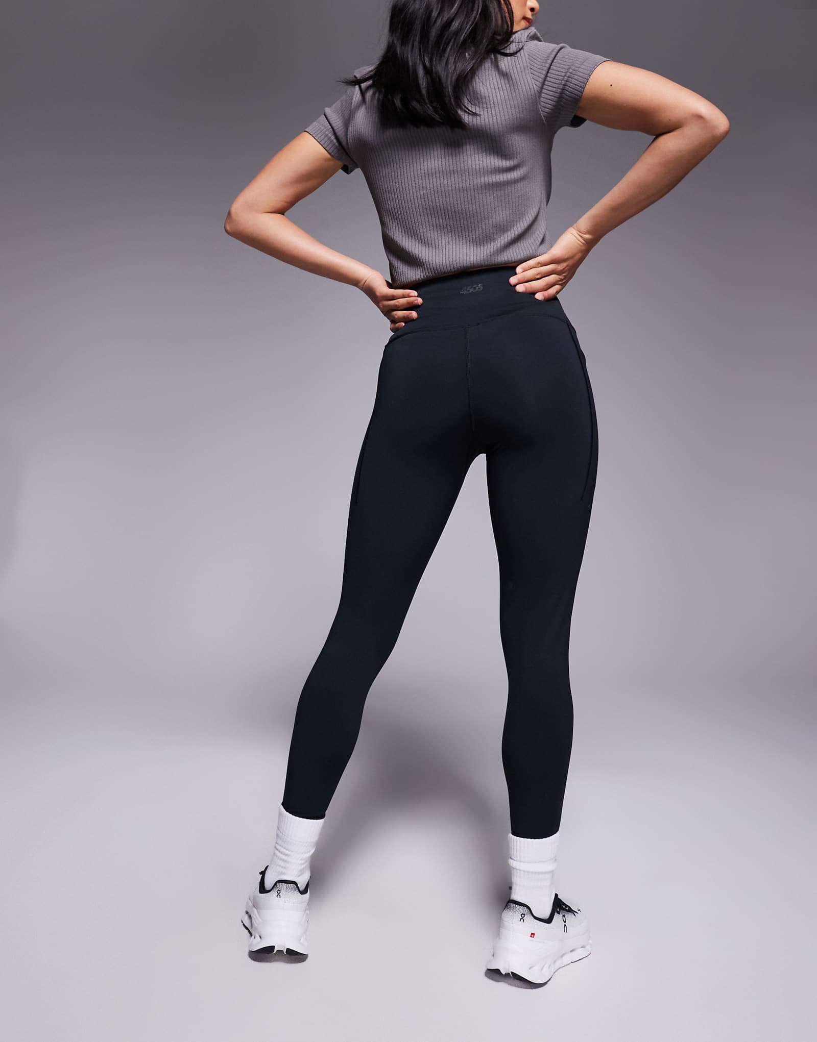 Спортивные леггинсы ASOS 4505 Petite Icon с завязкой на талии и карманом для телефона черного цвета 8190₽