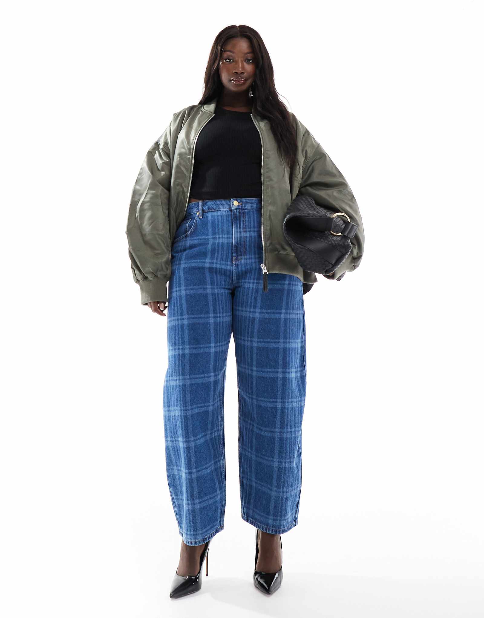 Джинсы ASOS DESIGN с округлыми штанинами в клетку 9690₽