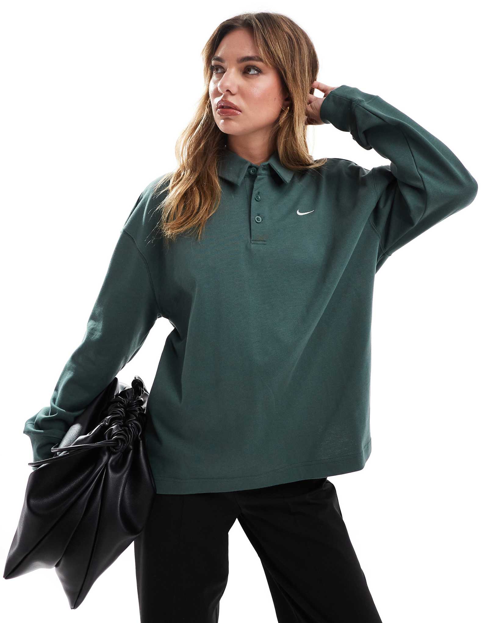 Поло Nike Essential oversize с длинным рукавом темно-зеленого цвета 13690₽