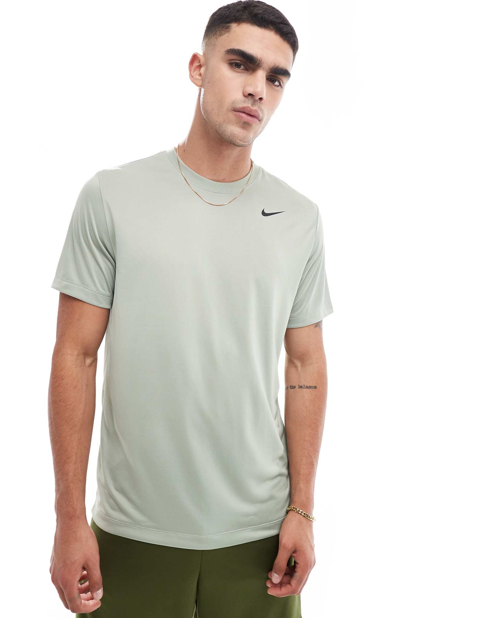 Тренировочная футболка Nike Dri-Fit Reset светло-зеленого цвета 5490₽