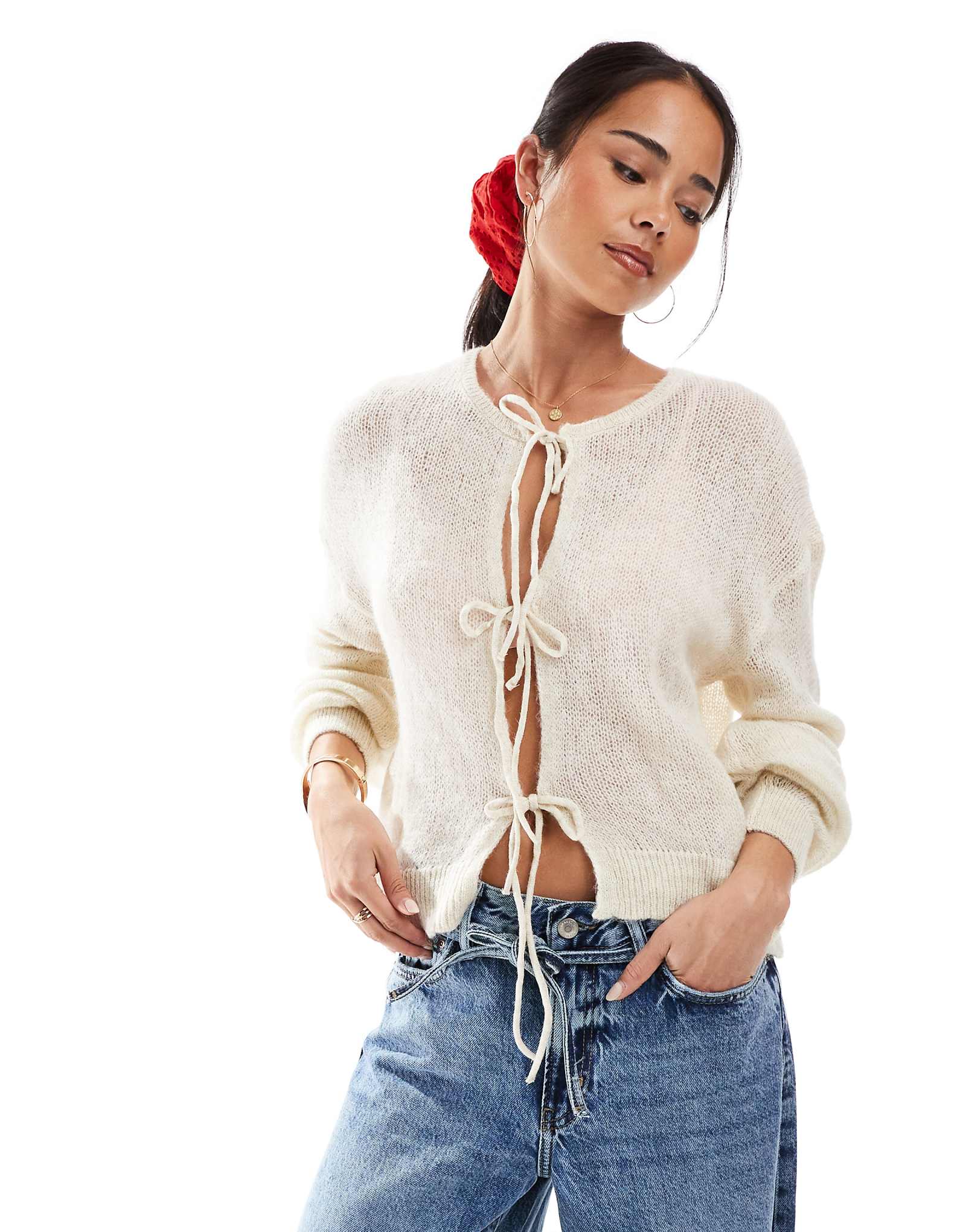 Вязаный кардиган кремового цвета с завязками ONLY detail 9490₽