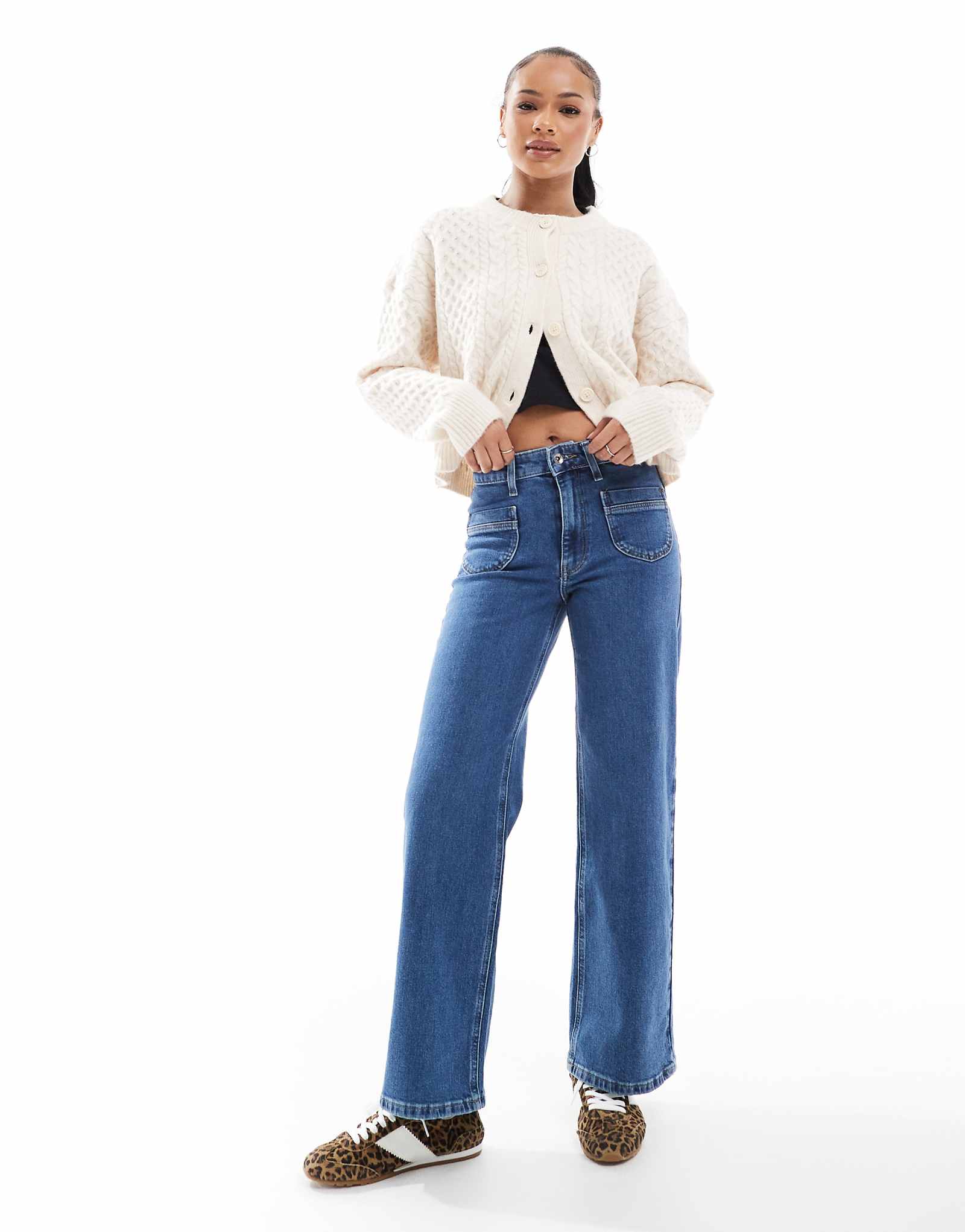 ТОЛЬКО миниатюрные сочные джинсы с высокой талией и широкими штанинами с карманами темно синего цвета 12190₽