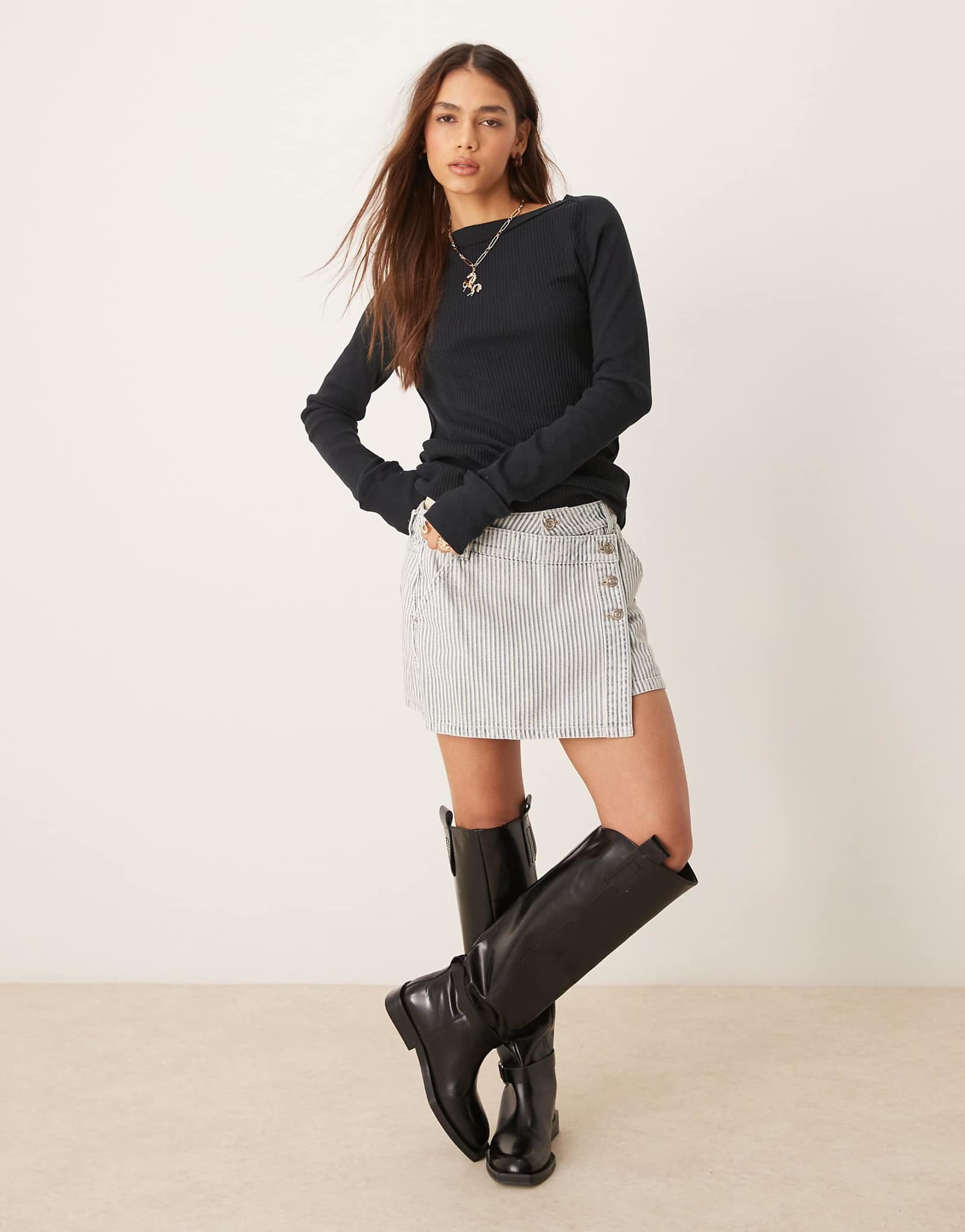 Асимметричная джинсовая юбка Free People Wynee в полоску светло-голубого цвета 16290₽