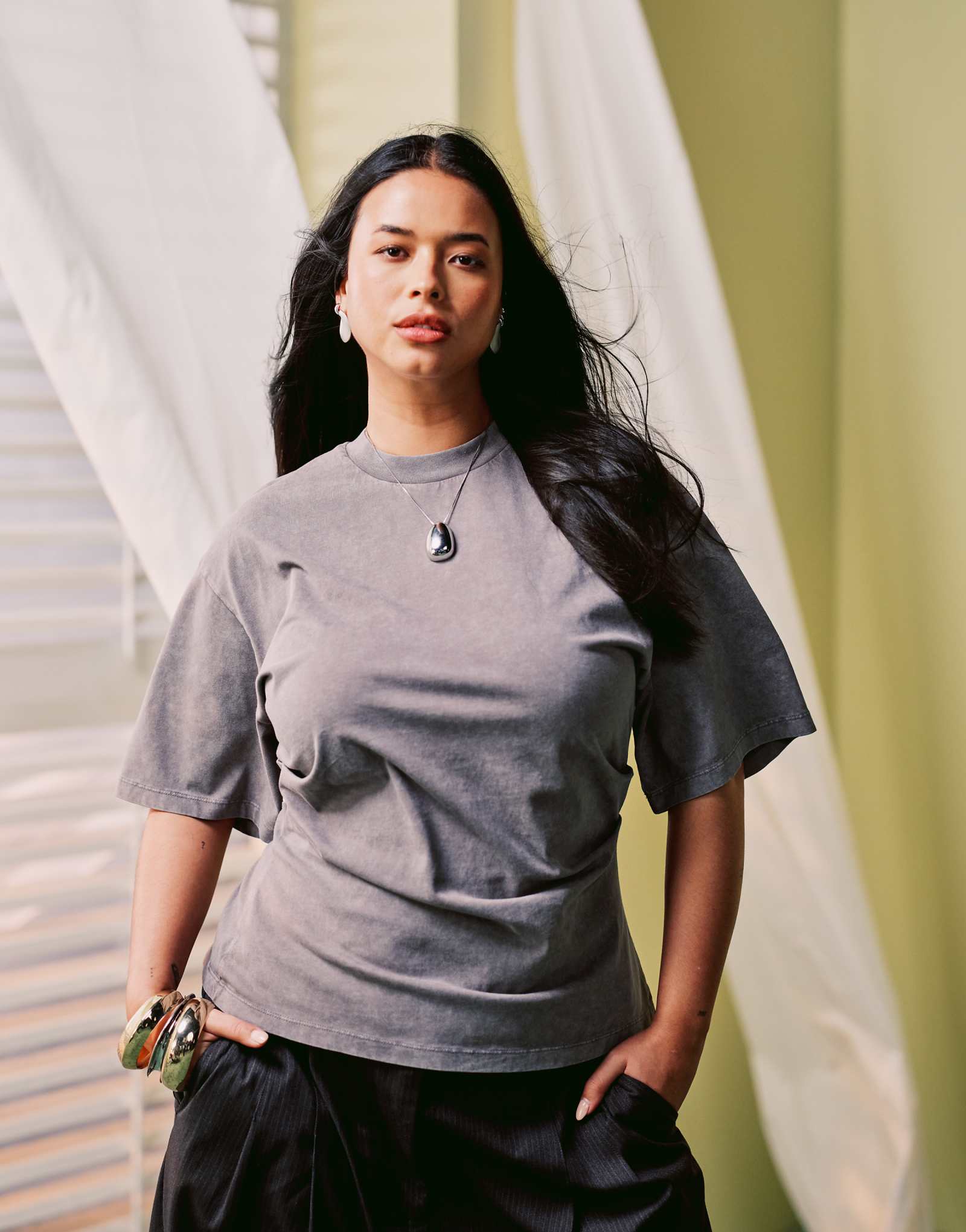 Футболка с завышенной талией ASOS DESIGN Curve с корсетом серого цвета 3390₽