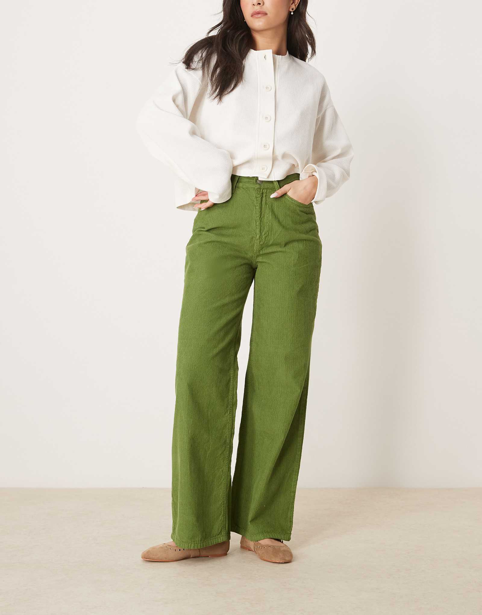 ДИЗАЙНЕРСКИЙ шнур ASOS dad jean цвета хаки 7890₽