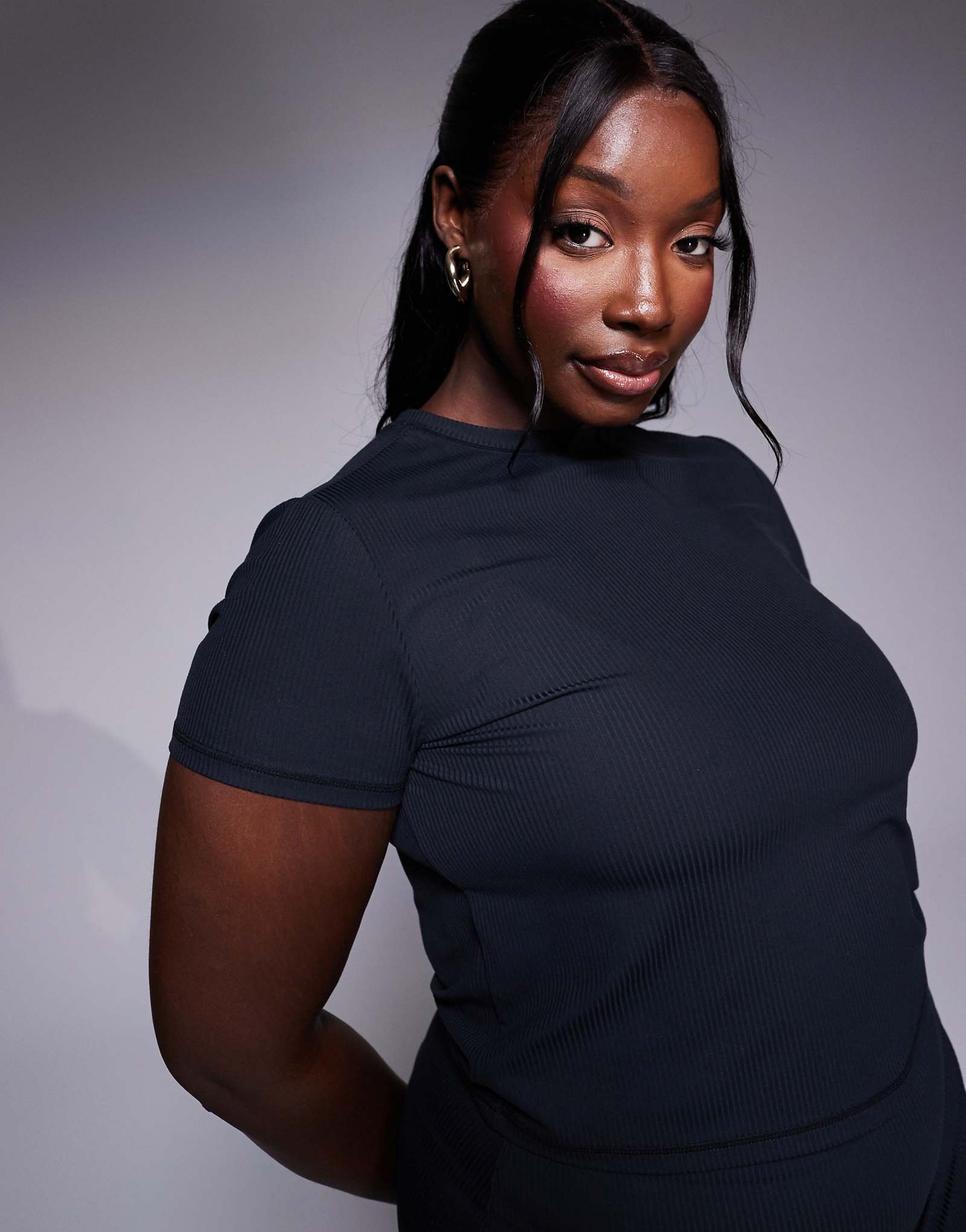 Детская футболка ASOS 4505 Curve soft touch rib performance черного цвета