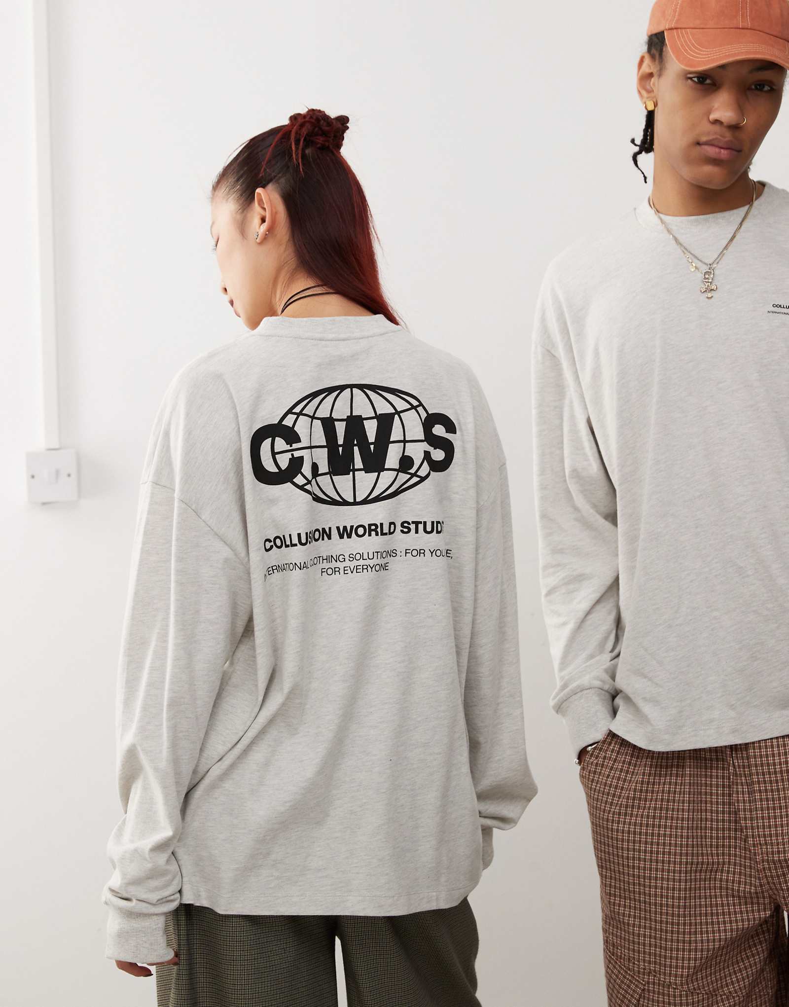 Футболка COLLUSION унисекс с длинным рукавом и рисунком из серого вереска 7790₽