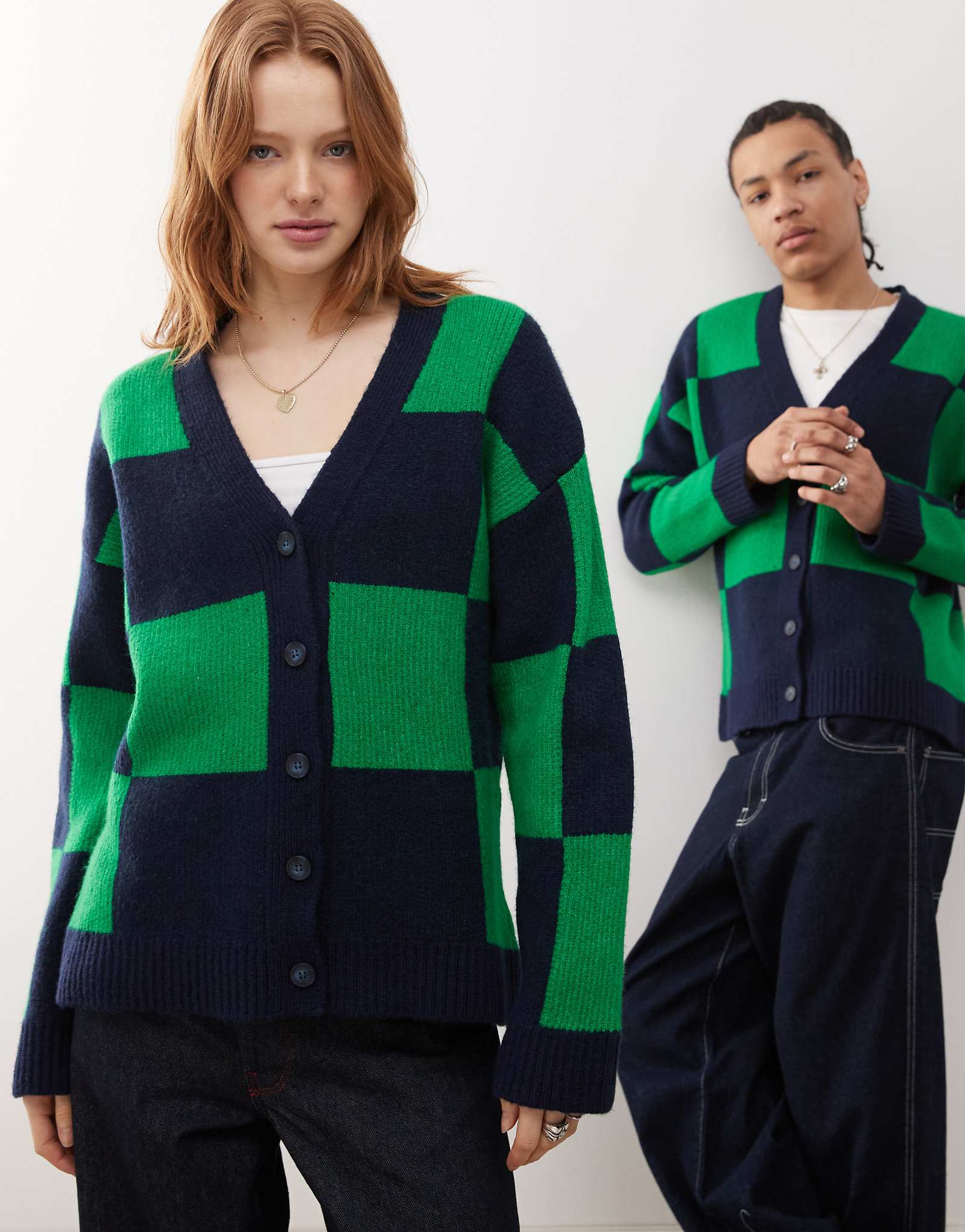 Вязаный кардиган унисекс COLLUSION зеленого и темно-синего цветов 3790₽