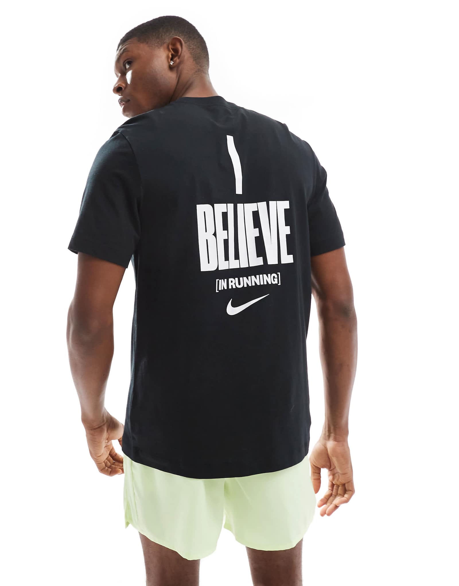 Черная футболка с графическим рисунком Nike для бега IYKYK 6690₽