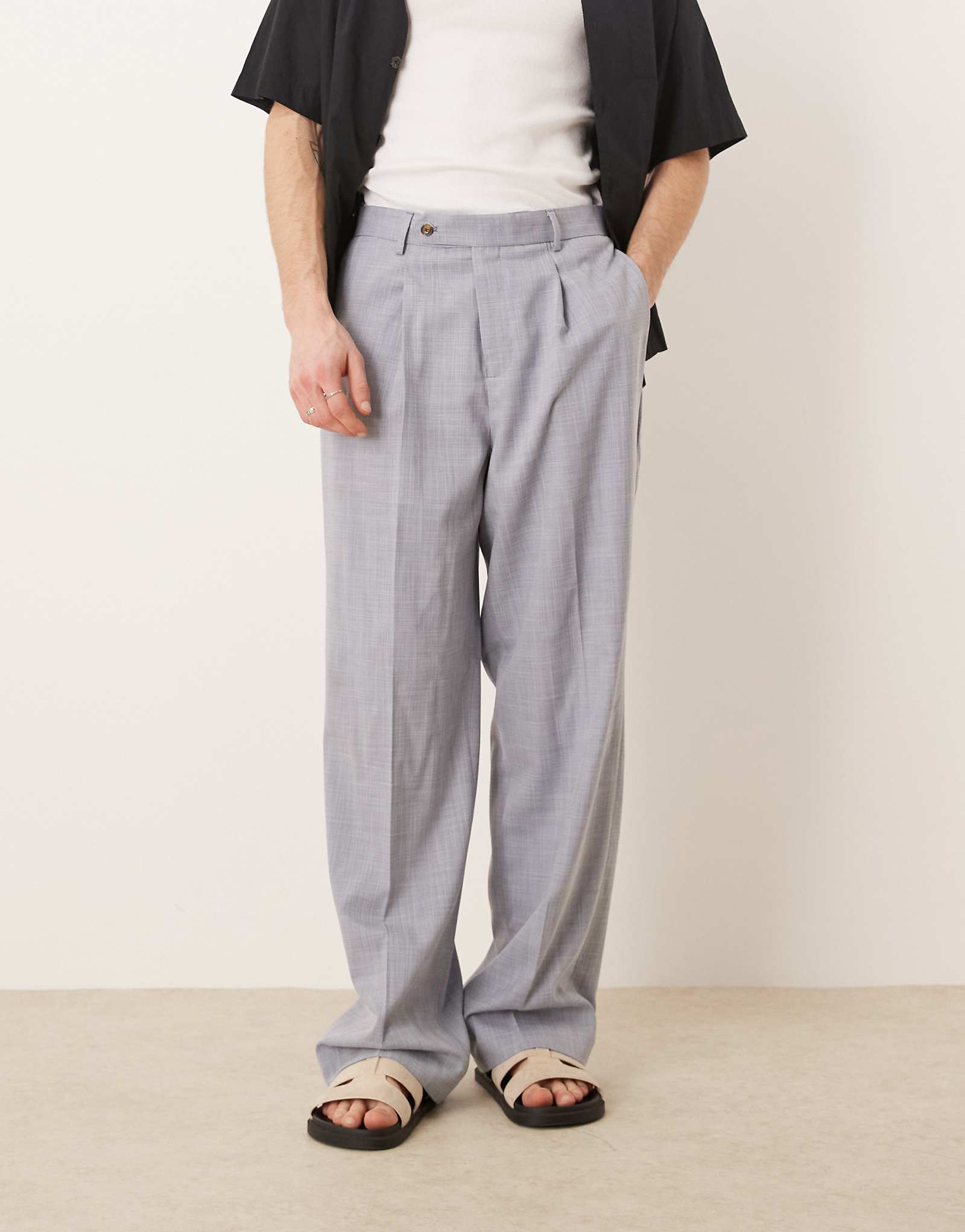 Элегантные широкие брюки ASOS DESIGN со складкой спереди в пыльно-синюю полоску 3190₽