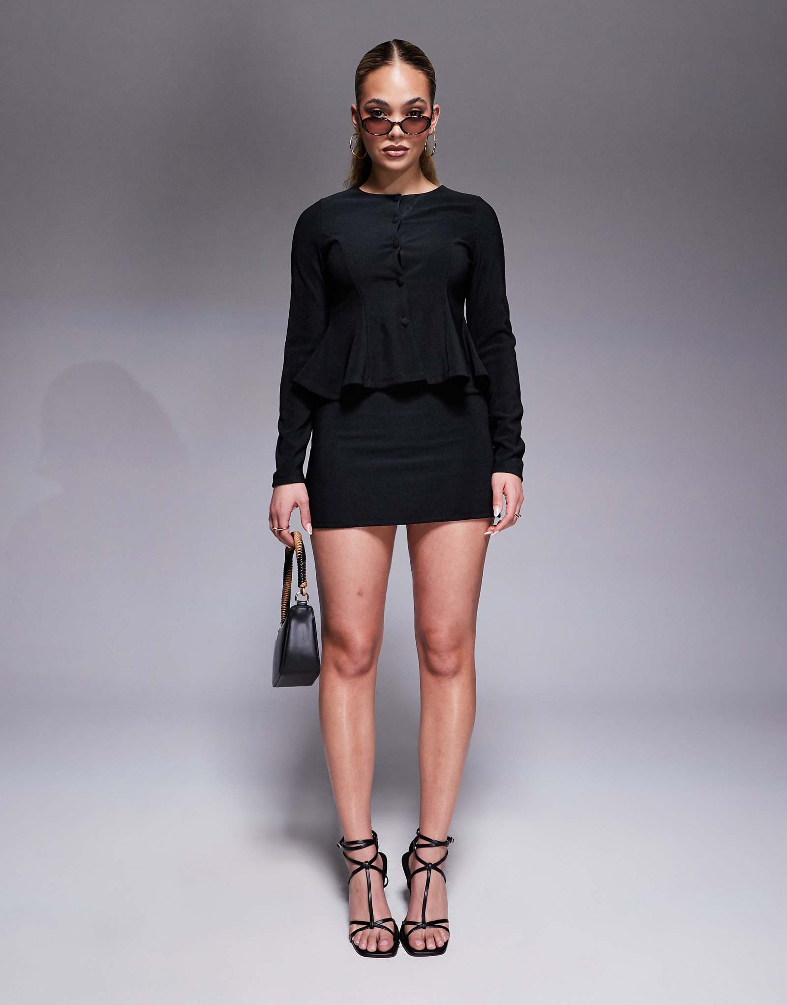 Черная мини-юбка с низкой посадкой от ASOS DESIGN - часть комплекта 4590₽