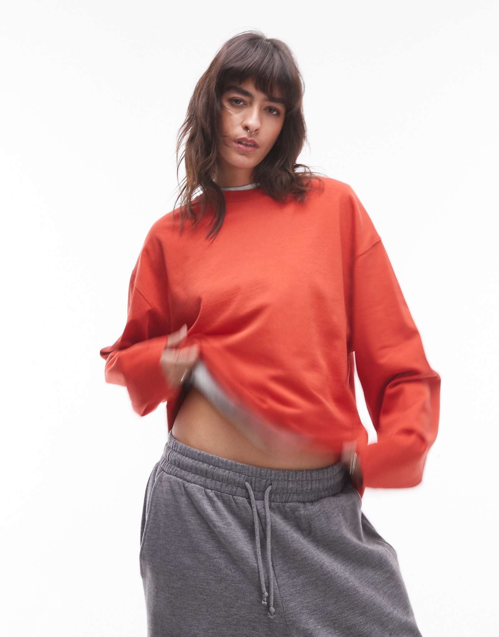 Футболка с длинными рукавами и деталями швов Topshop премиум-класса в ржаво-красном цвете 4890₽