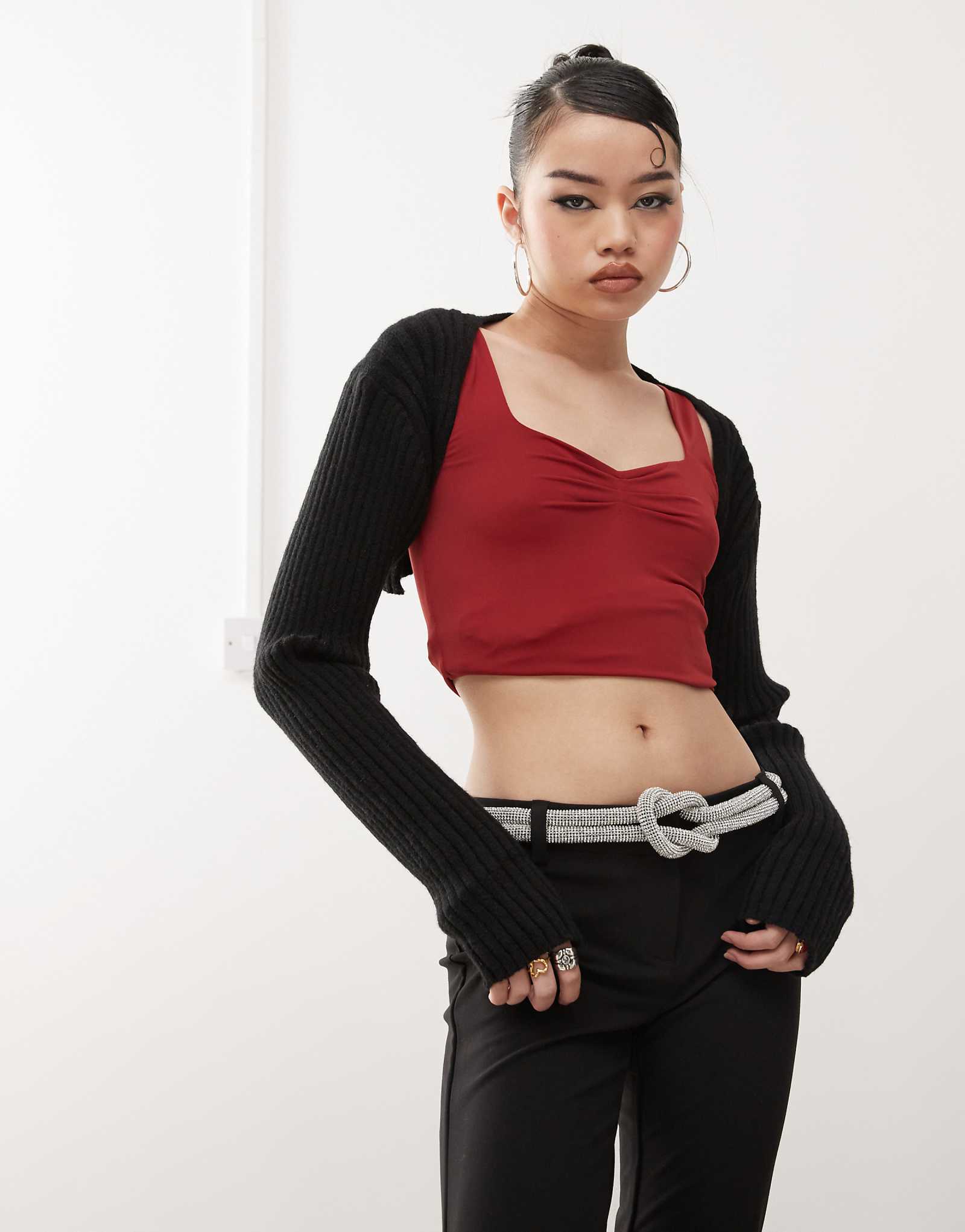 Вязаное болеро принцессы Полли в рубчик черного цвета 12890₽