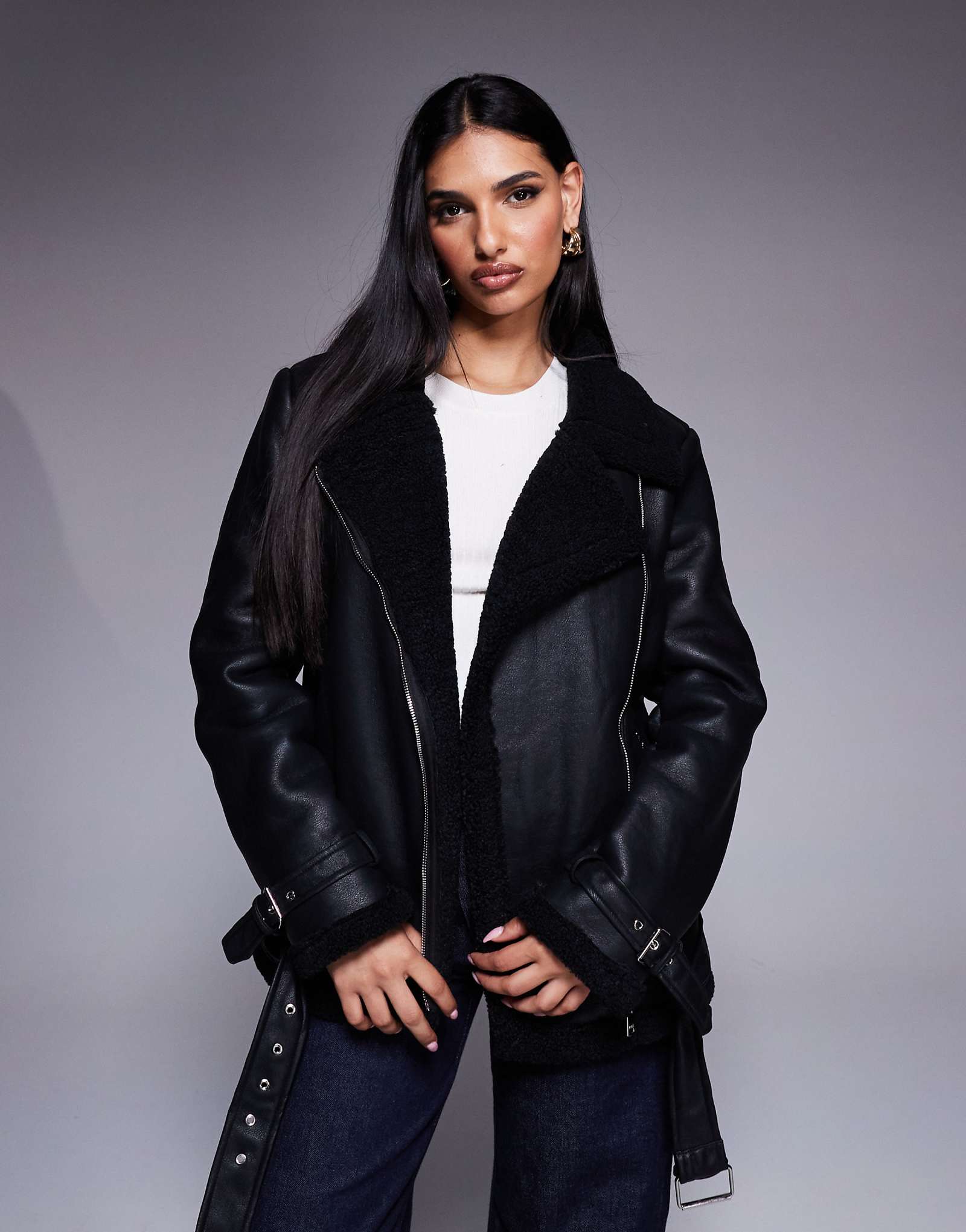 Черная куртка-авиатор из искусственной овечьей шерсти с пряжкой из кожи принцессы Полли