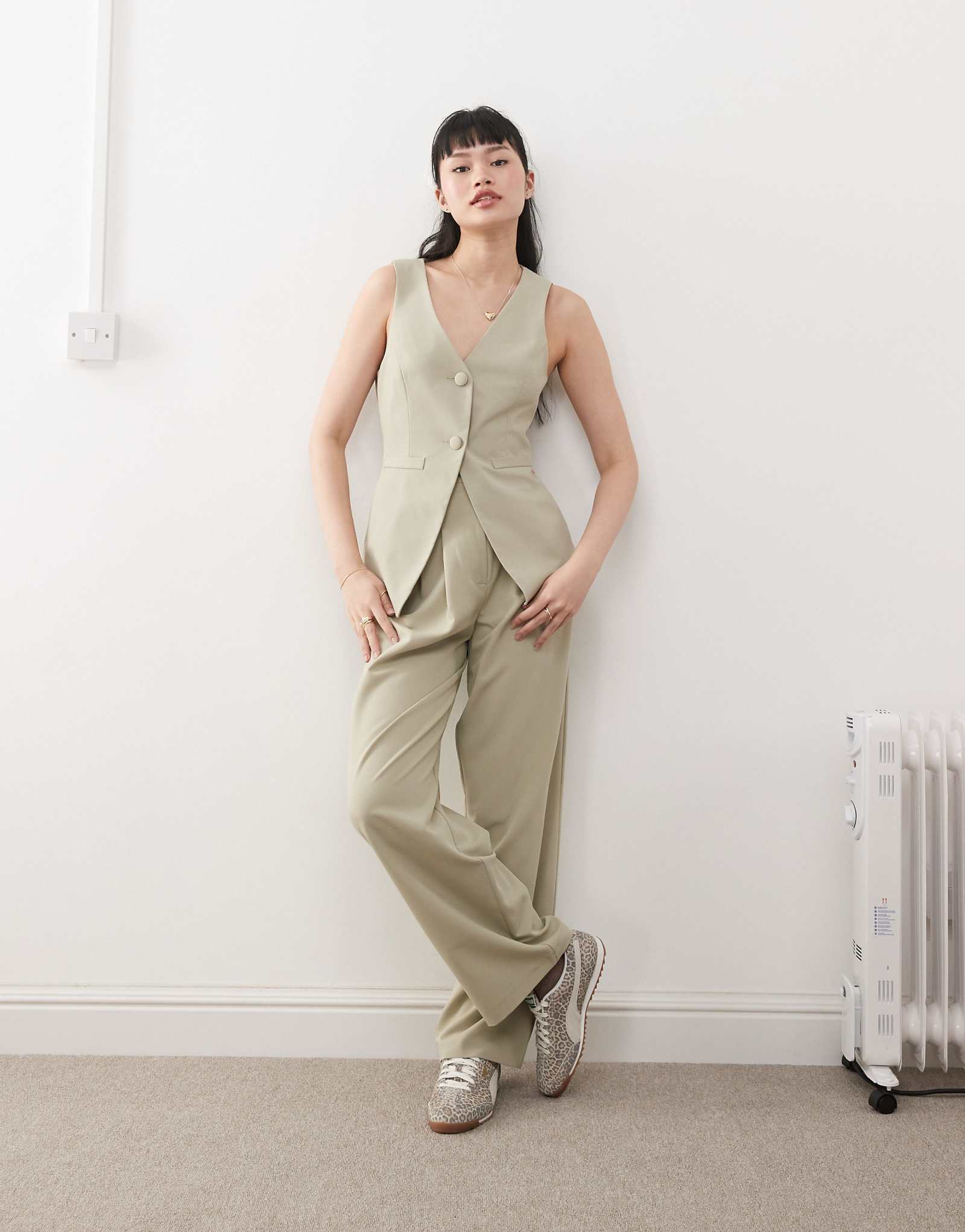 Сшитые на заказ широкие брюки Miss Selfridge цвета хаки - часть комплекта 3190₽