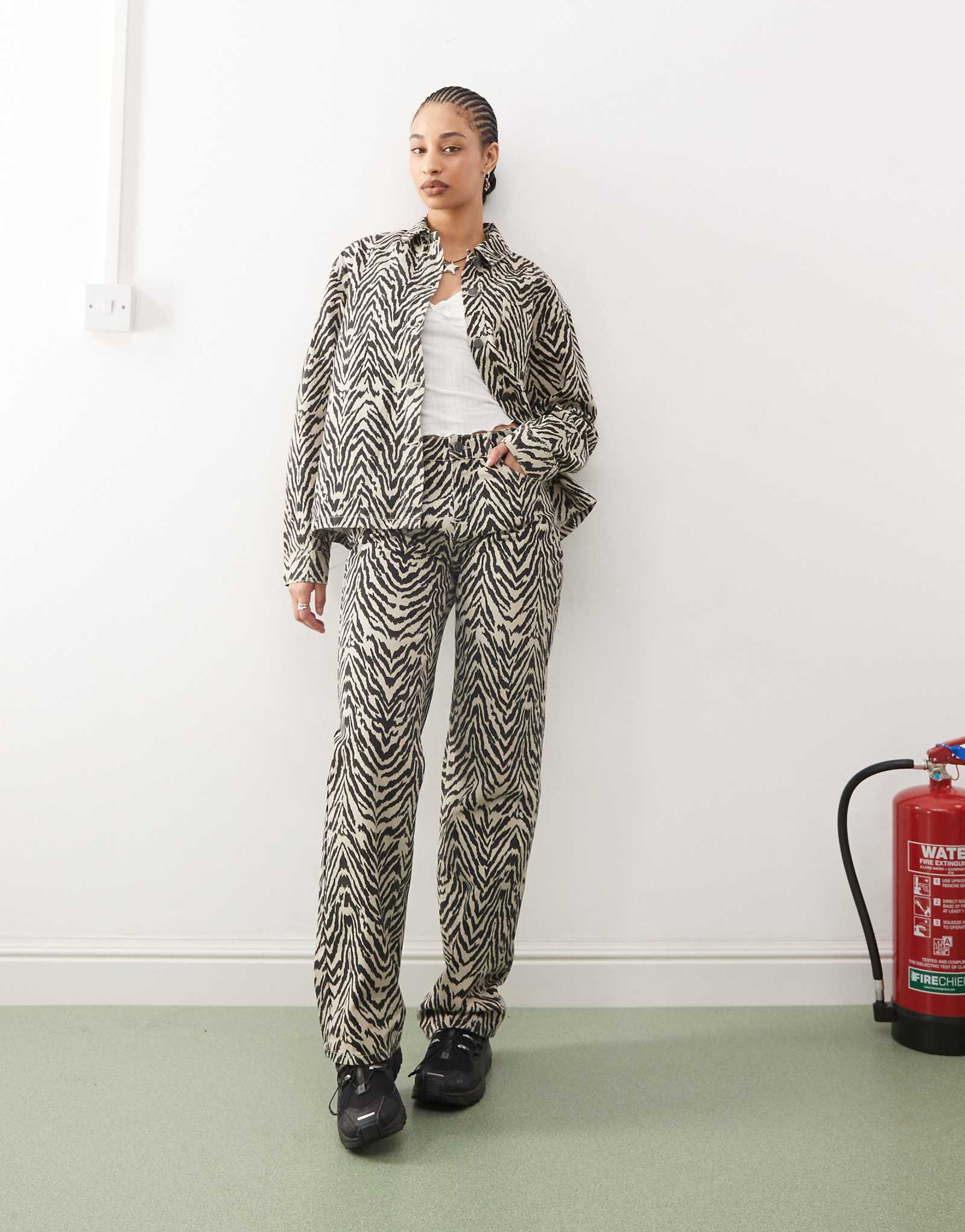 Широкие джинсы Noisy May Marley цвета зебры - часть комплекта 4190₽