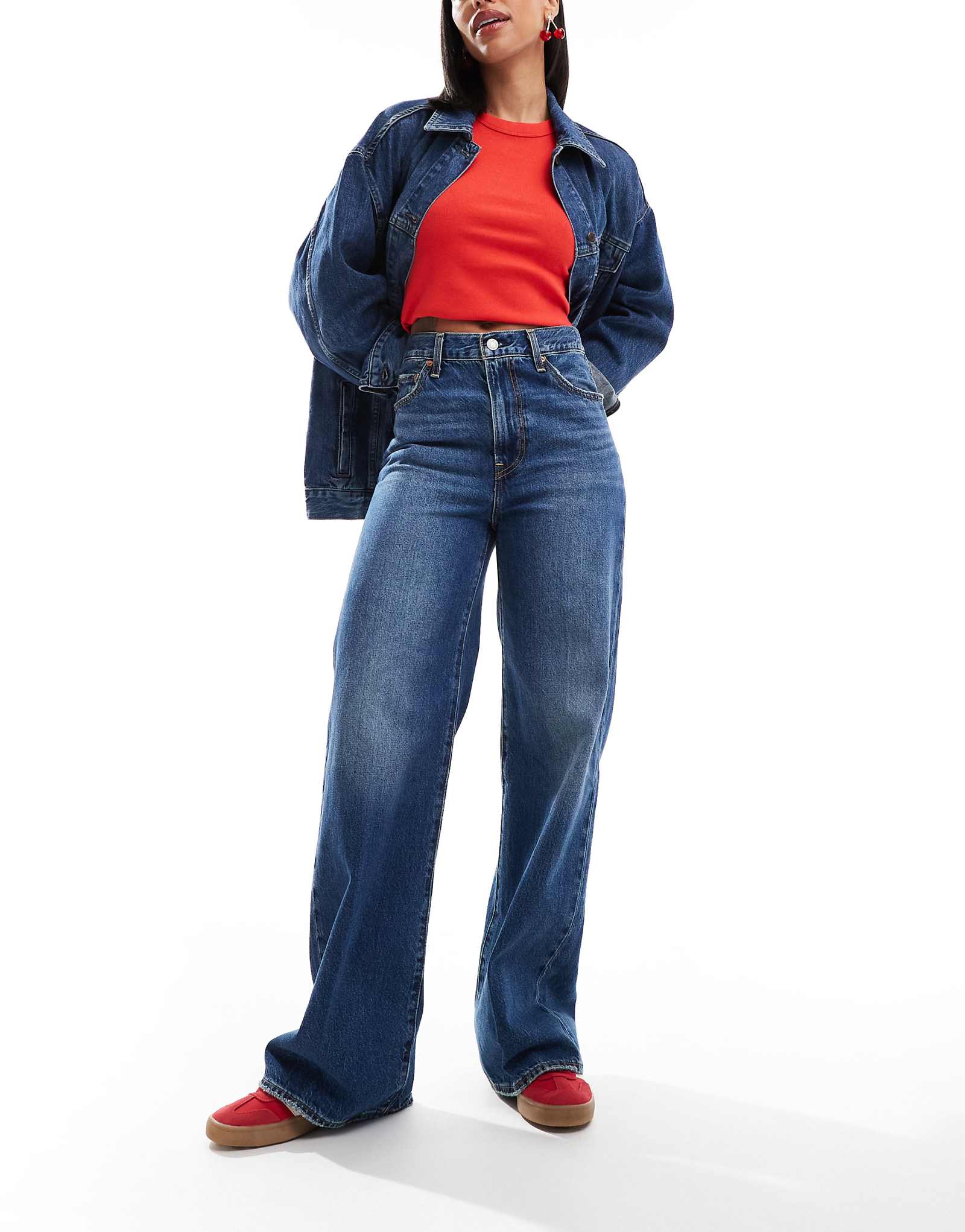 Широкие джинсы Levis Ribcage с высокой посадкой темно-синего цвета 31190₽