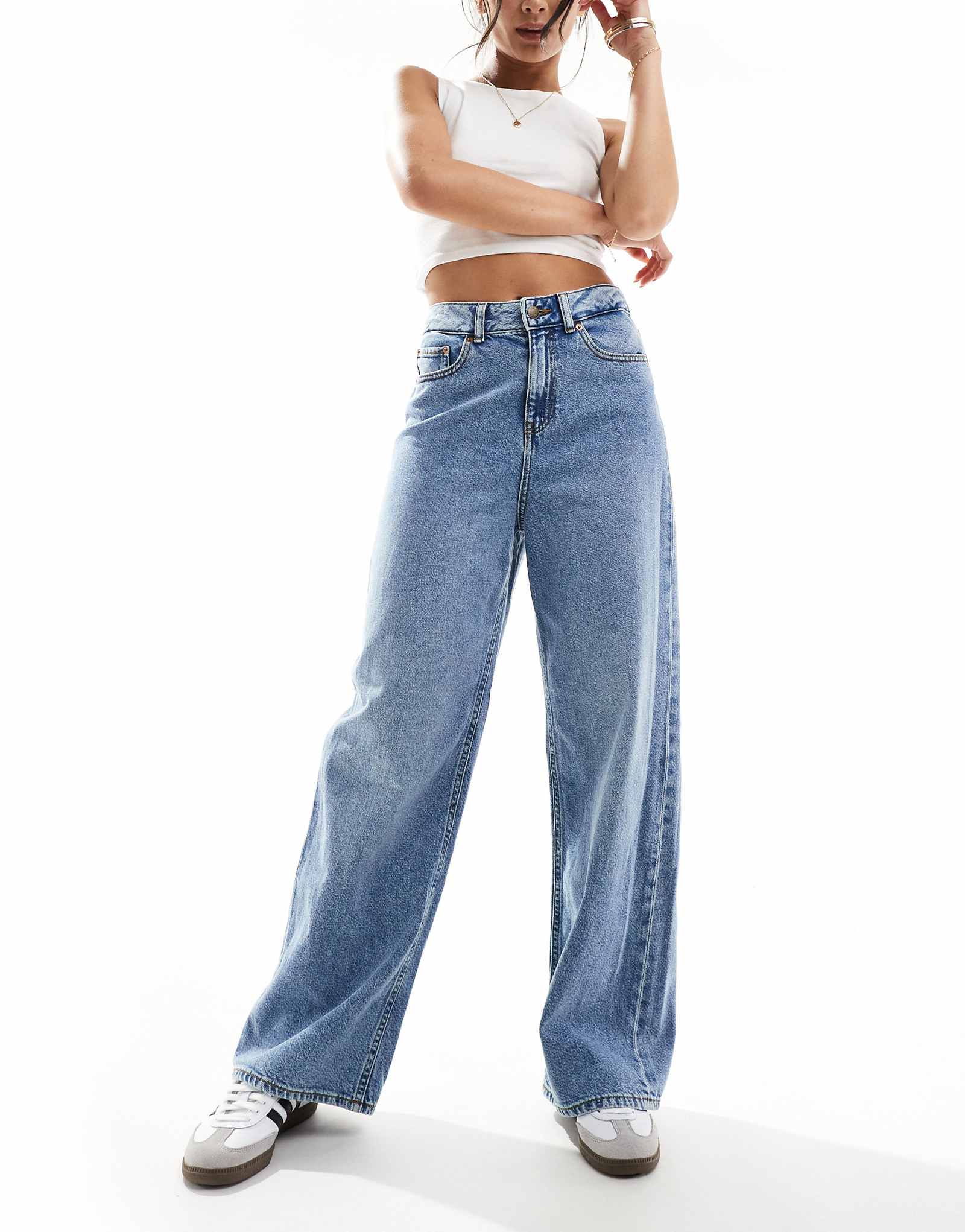 Джинсы JJXX Tokyo широкого кроя светло-голубого цвета с эффектом стирки 14690₽