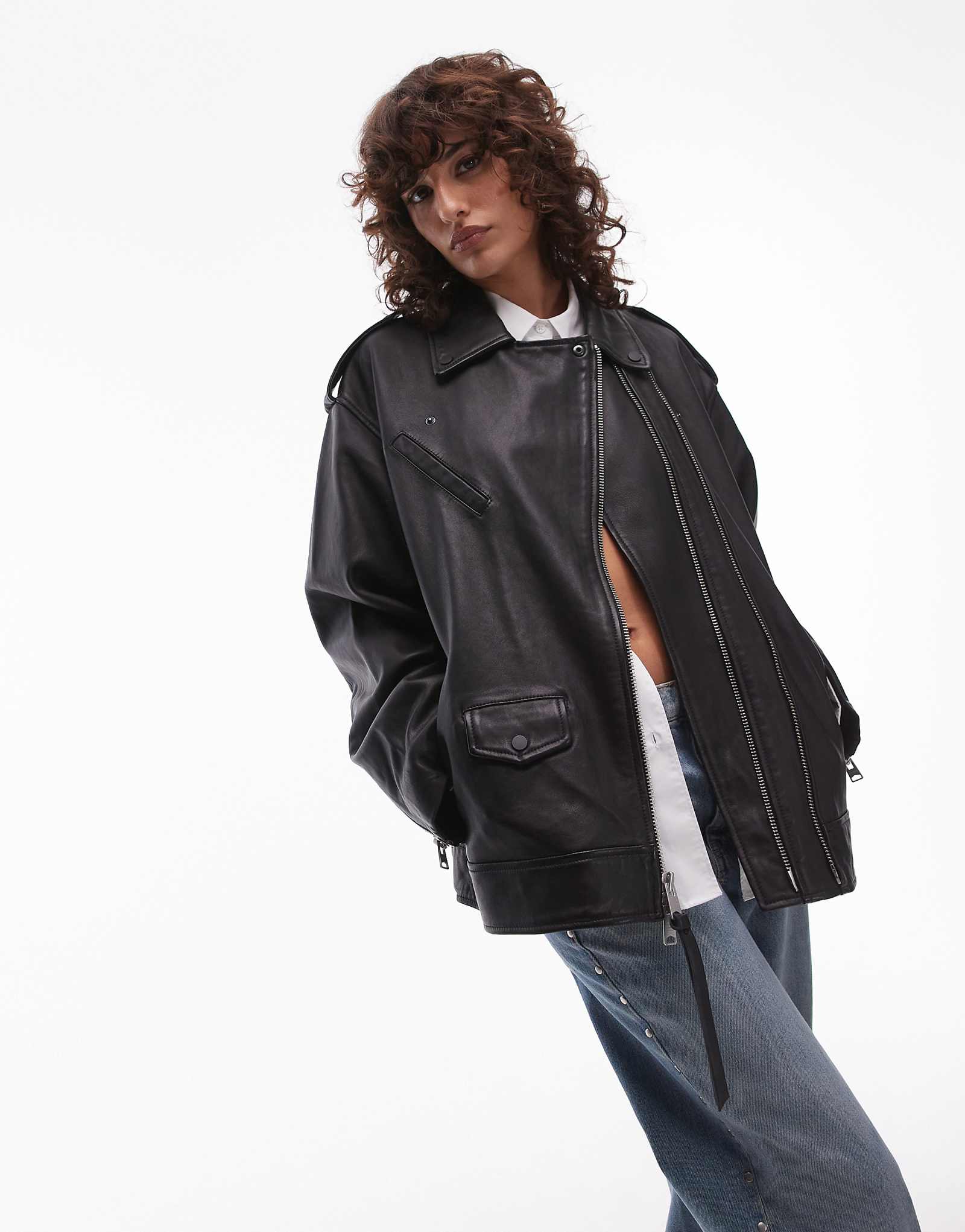 Кожаная байкерская куртка свободного кроя AllSaints Daylen черного цвета 121090₽