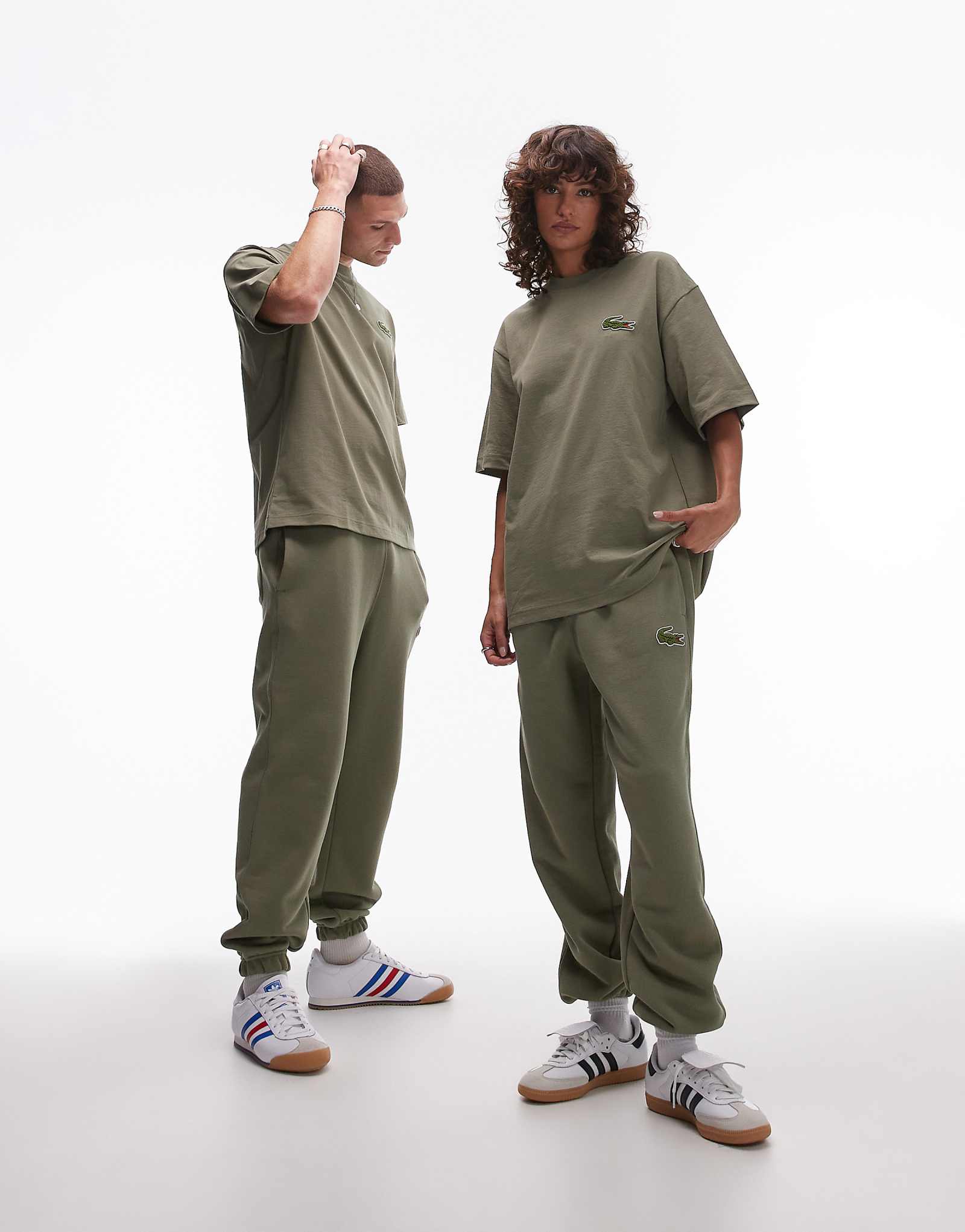 Спортивные брюки с логотипом Lacoste цвета хаки 33490₽