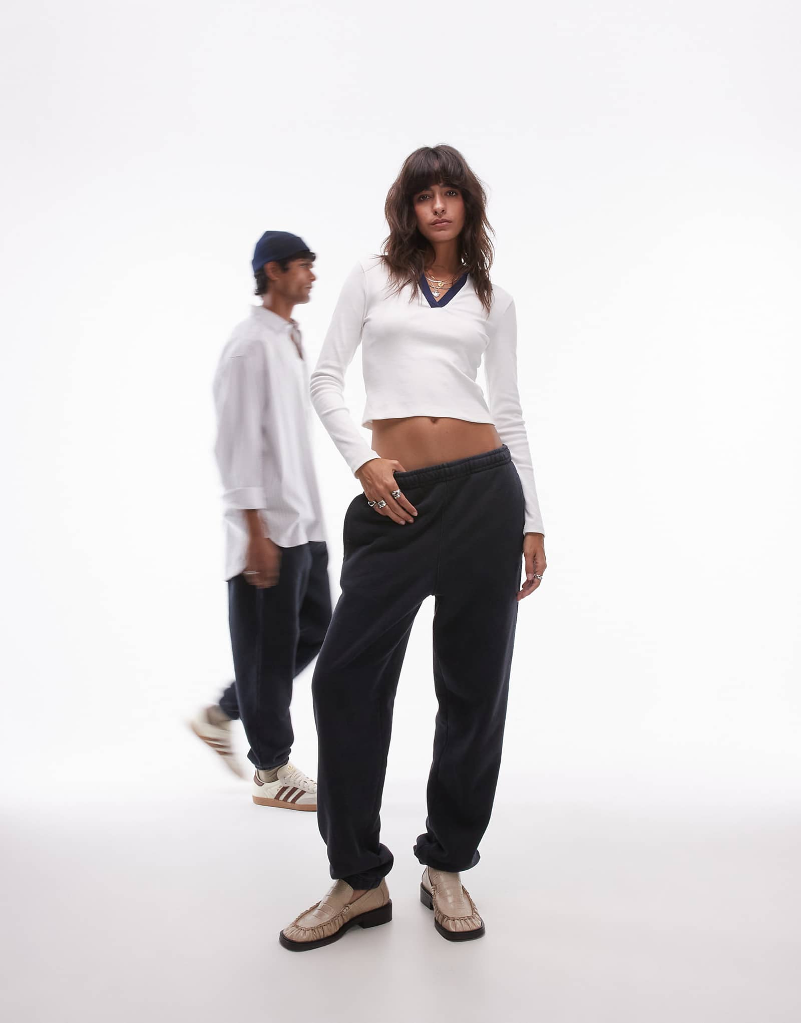 Спортивные брюки Lacoste черного цвета застиранные 23390₽