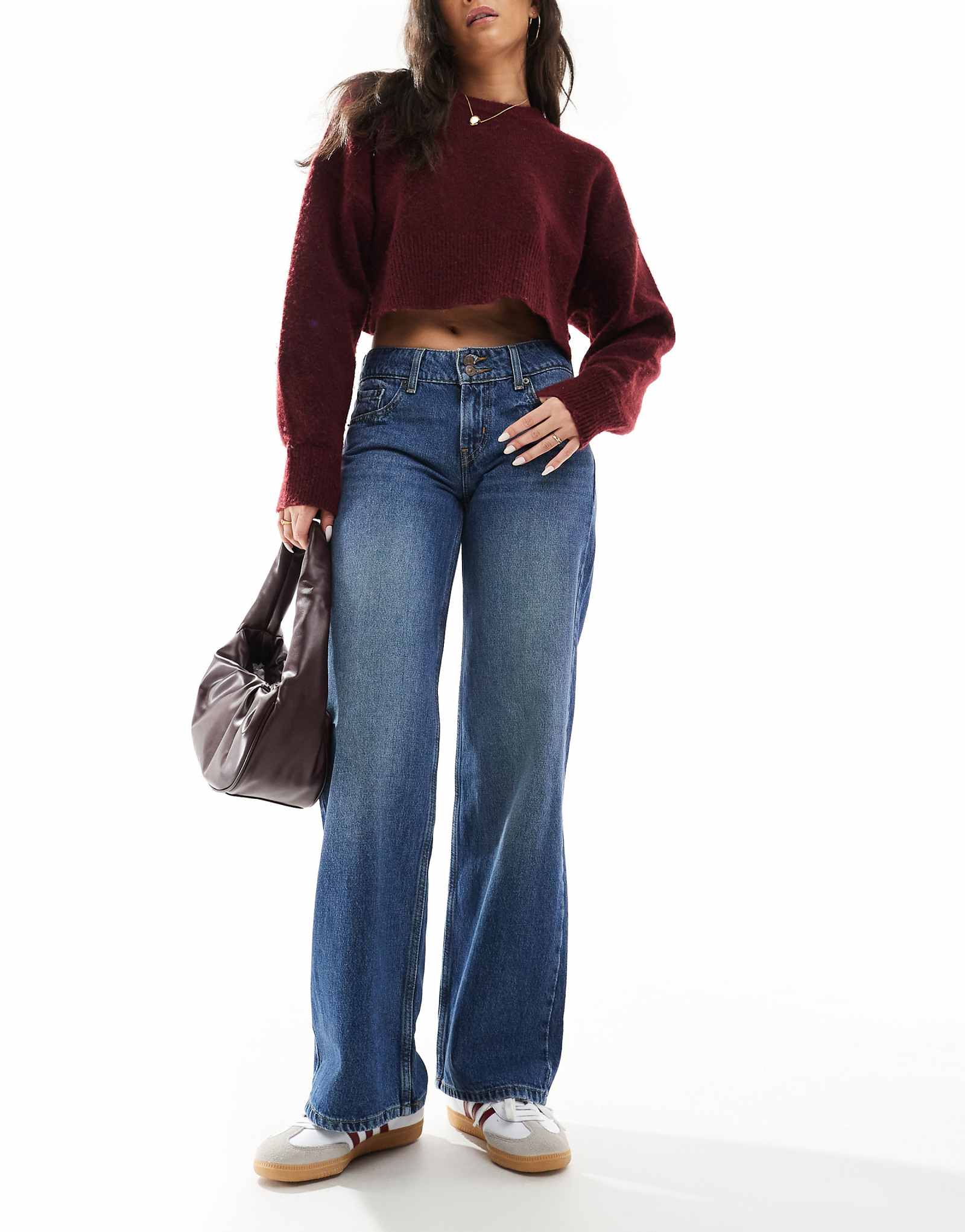 Джинсы свободного кроя Levis с заниженной талией темно-синего цвета 18690₽