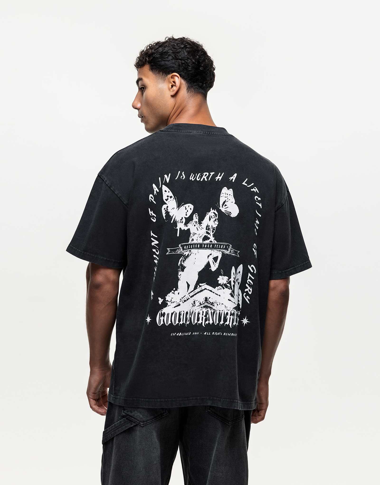 Футболка Good For Nothing с принтом в виде всадника на спине черная постиранная 8390₽