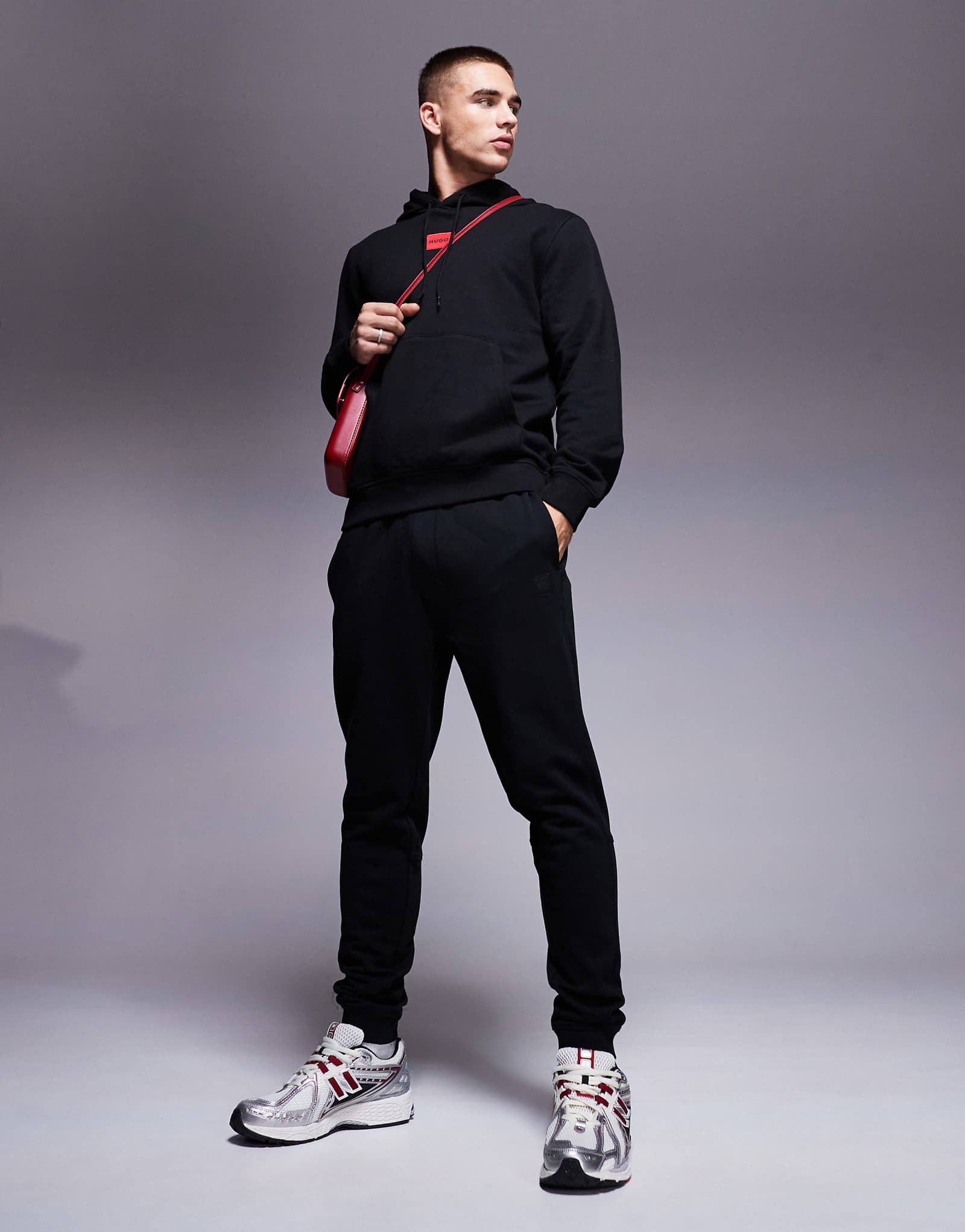 Спортивные брюки BOSS Orange с логотипом Sestart обычного покроя черного цвета 24290₽