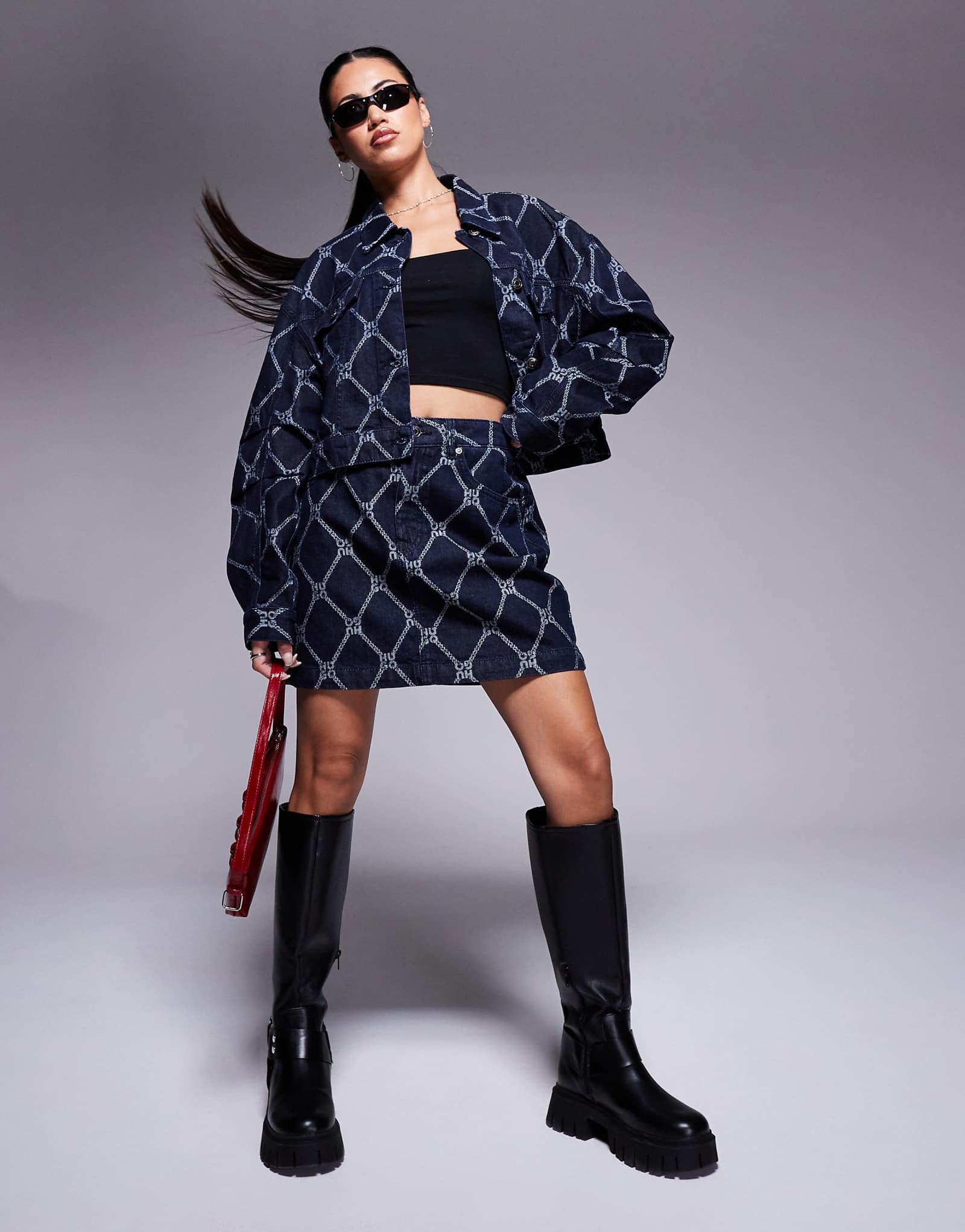 Джинсовая юбка с принтом HUGO Red gebisi темно-синего цвета - часть комплекта 16090₽