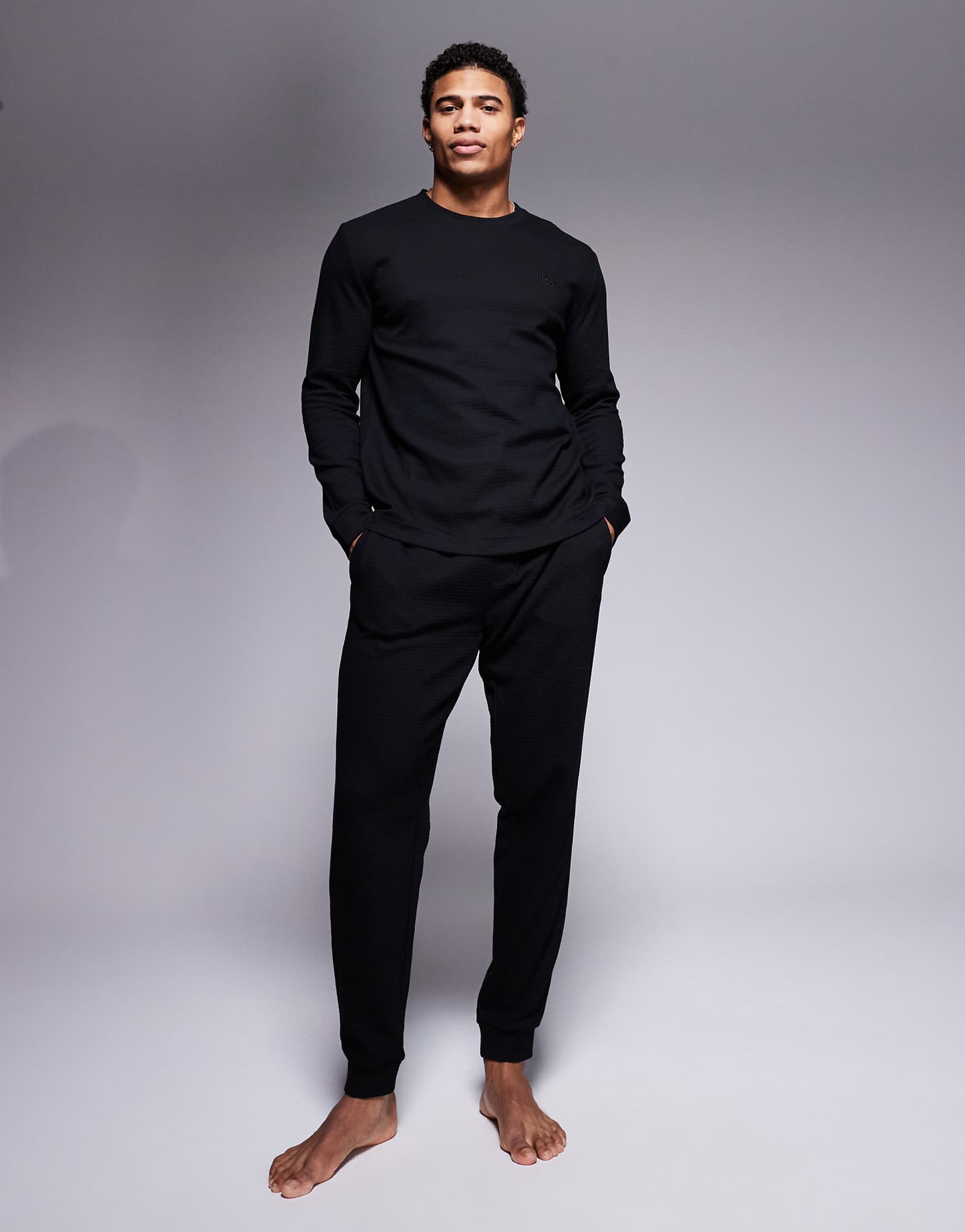 Спортивные брюки HUGO Bodywear Austin черного цвета - часть комплекта 7990₽