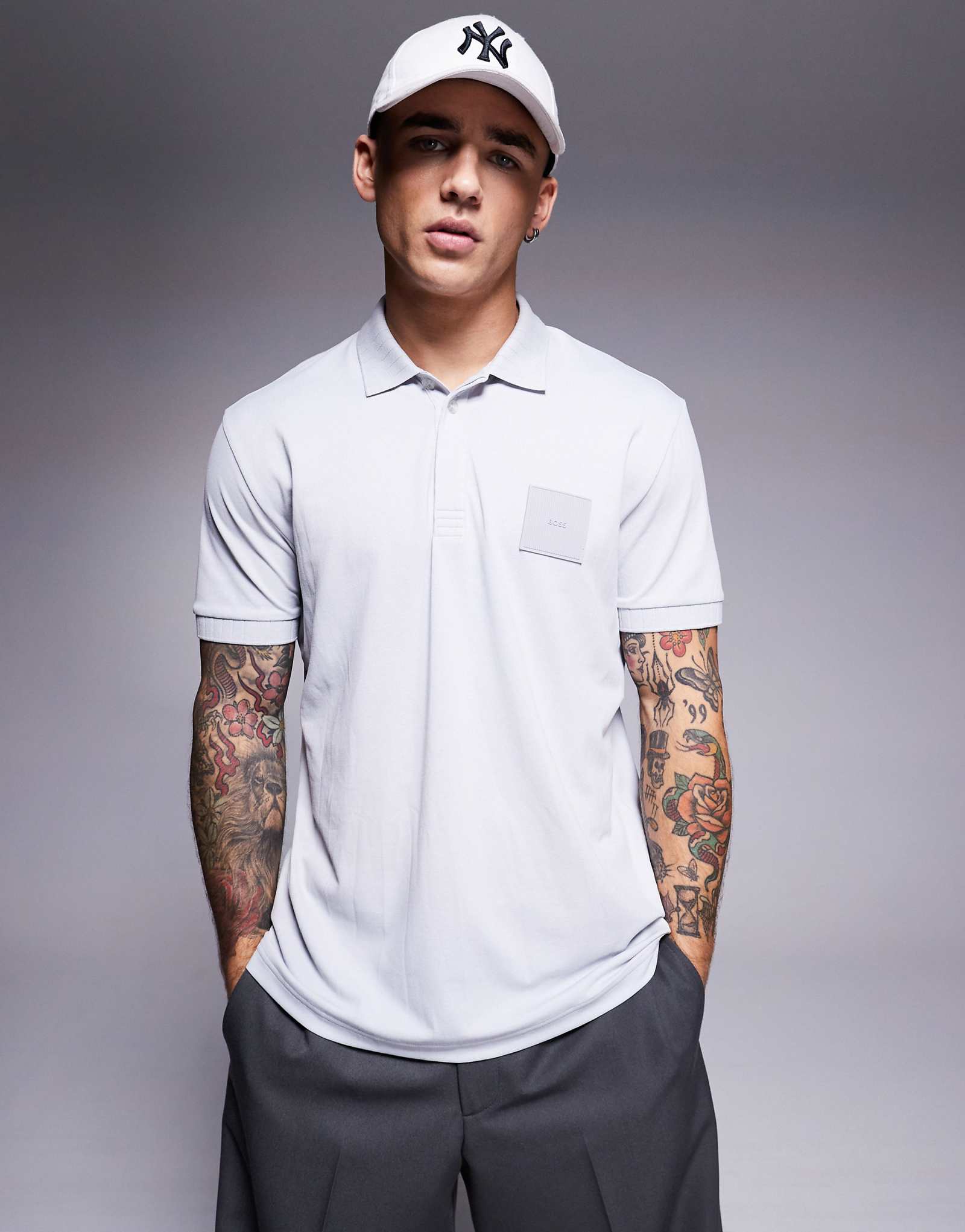 Поло из пике с логотипом BOSS Green Paddy DropNeedle box обычного покроя светло-серого цвета 12490₽