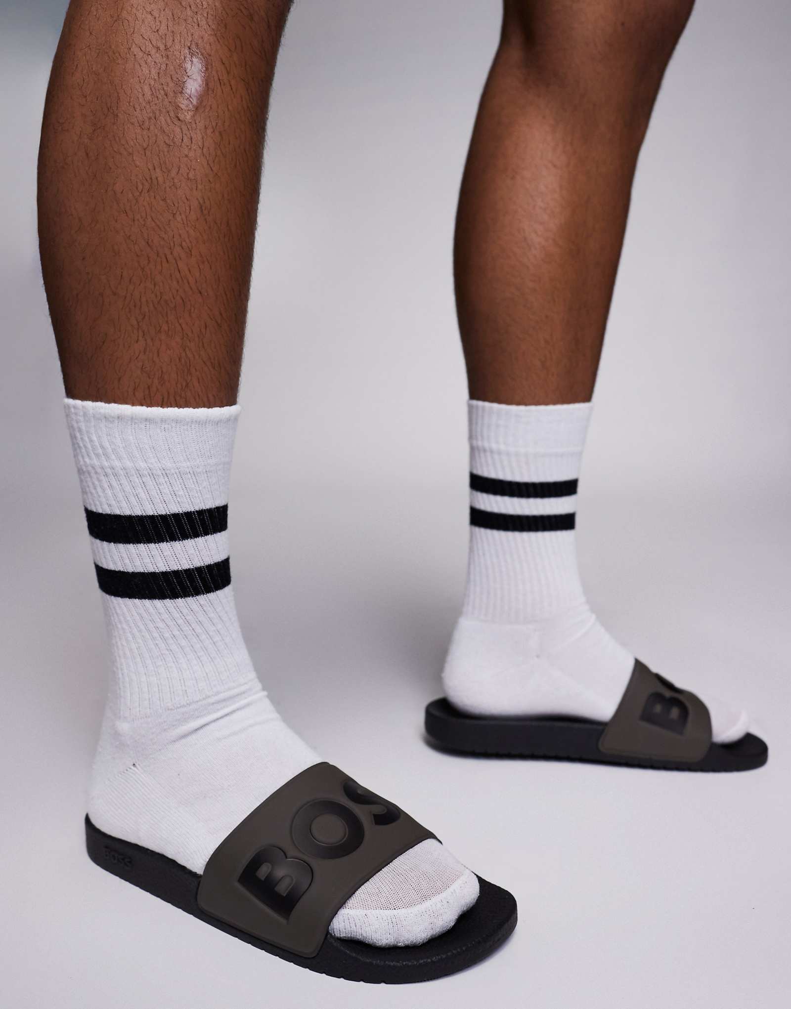 Контрастные слайды с логотипом Boss Aryeh выполнены в зеленом и черном цветах 9190₽