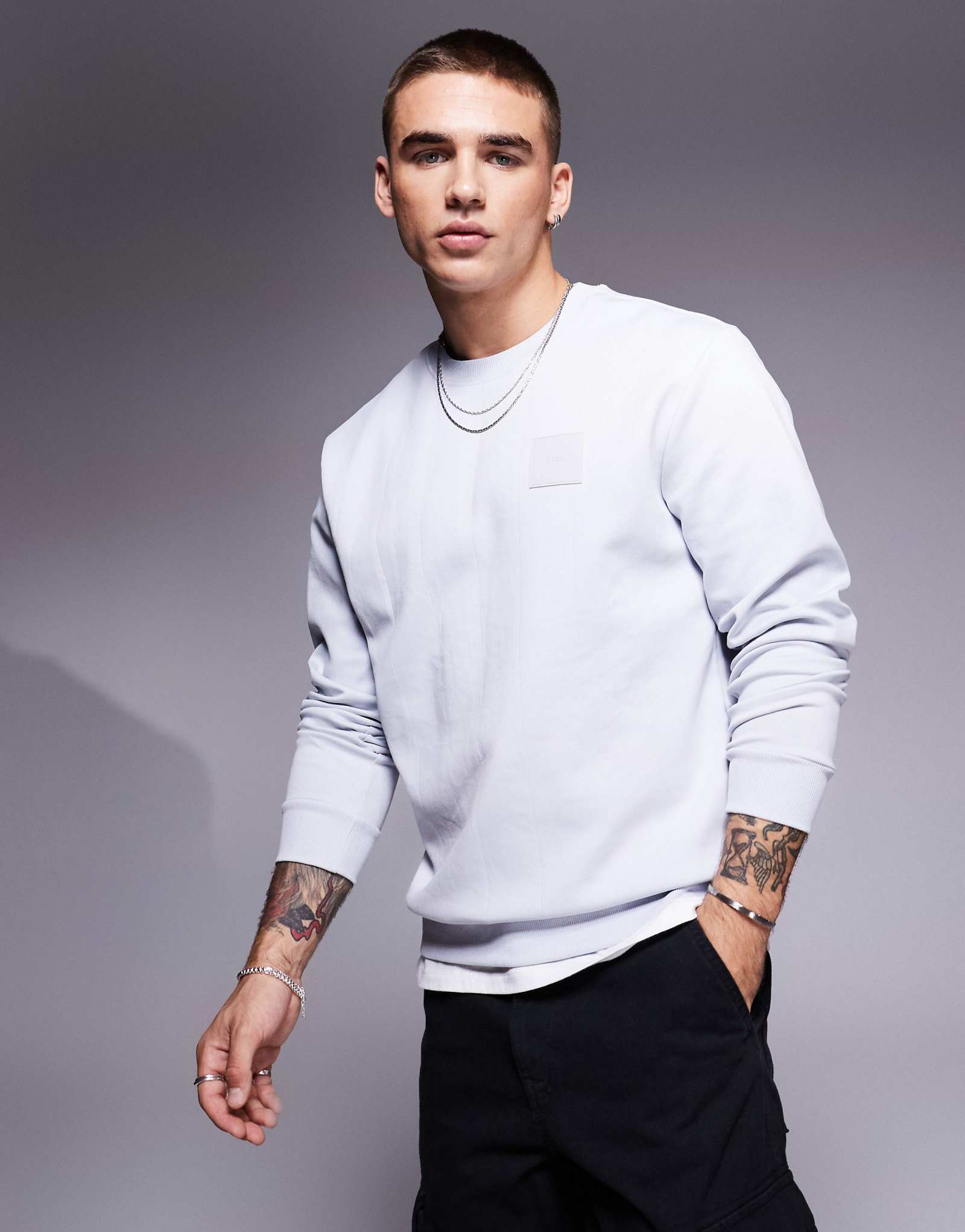 Толстовка с круглым вырезом BOSS Green Salbo DropNeedle обычного кроя светло-серого цвета 25490₽