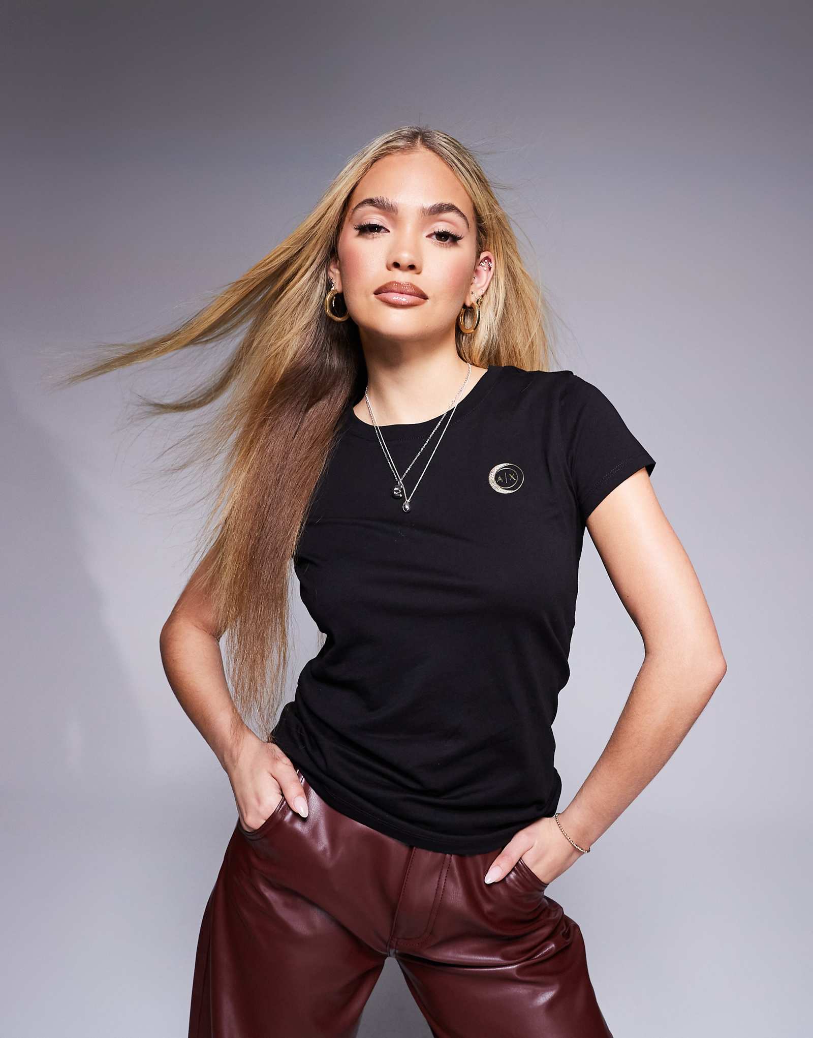 Футболка с логотипом Armani Exchange lunar capsule черного цвета 7290₽