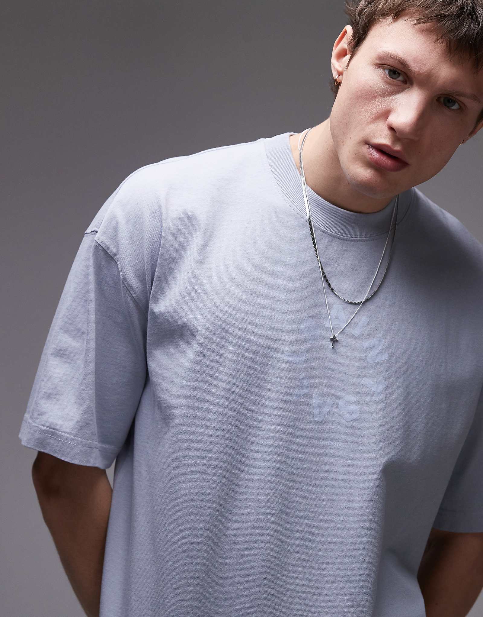 Футболка оверсайз AllSaints Tierra цвета ивово-голубой 15490₽