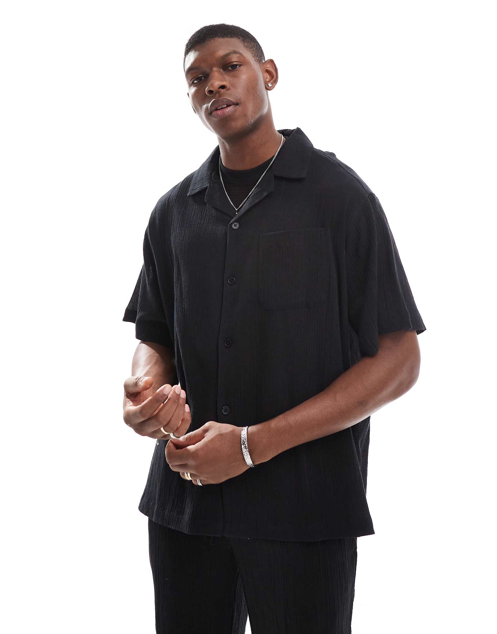 пляжная рубашка с коротким рукавом черного цвета с фактурой sol beach - часть комплекта 6590₽