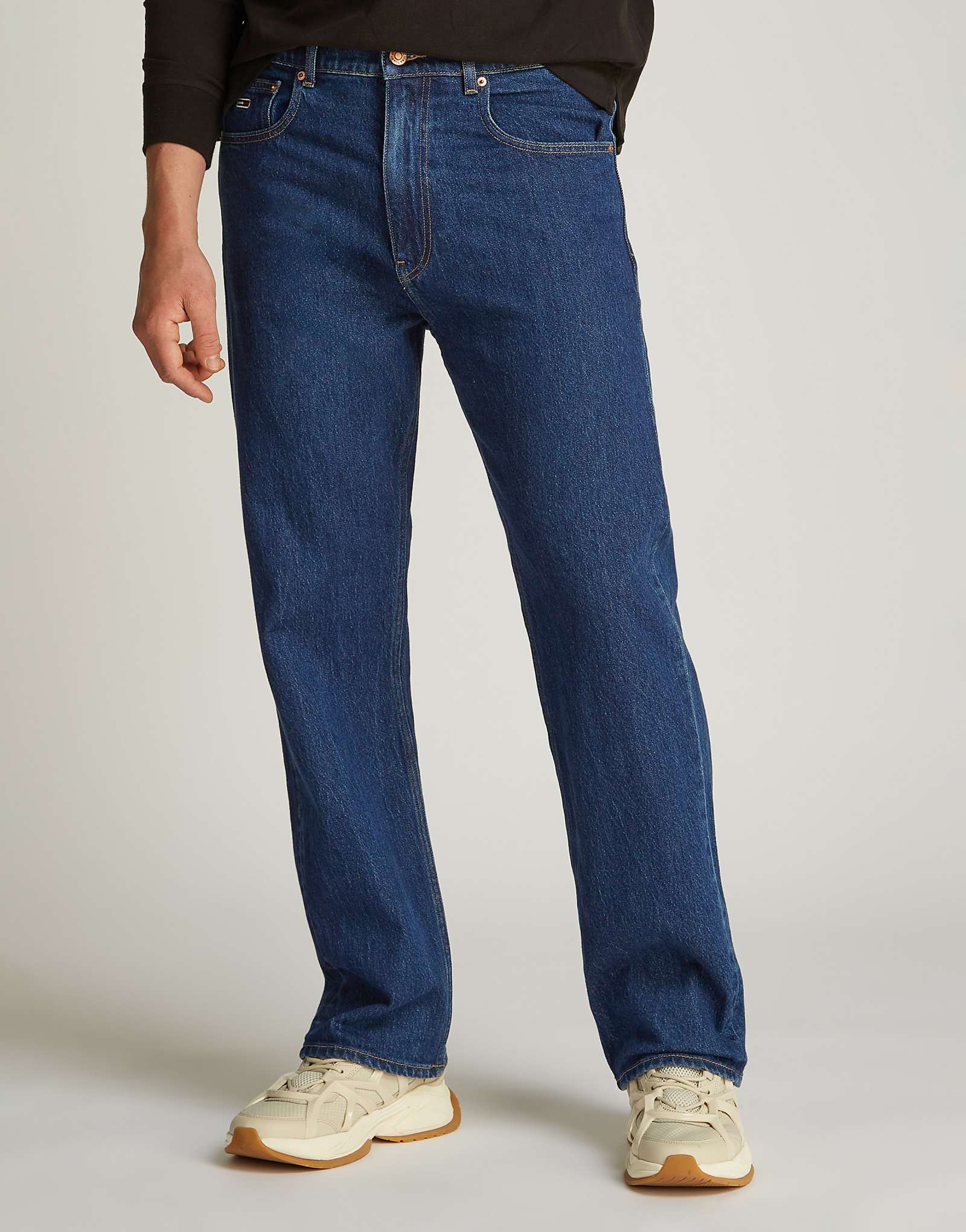 Джинсы Tommy Jeans Otis - обычные прямые джинсы в темной стирке 23890₽