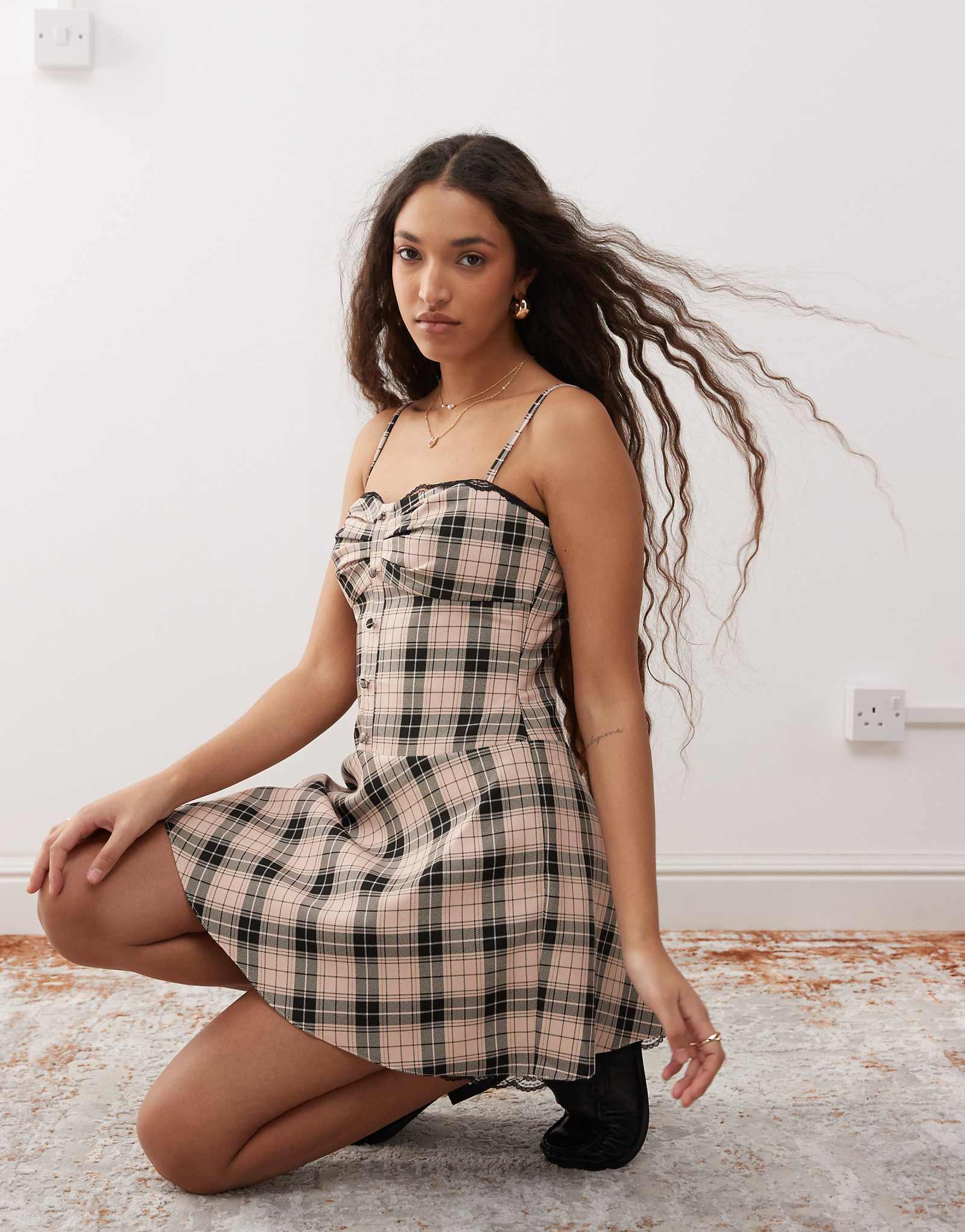 Сшитое на заказ мини-платье Miss Selfridge cami с принтом в клетку 4290₽