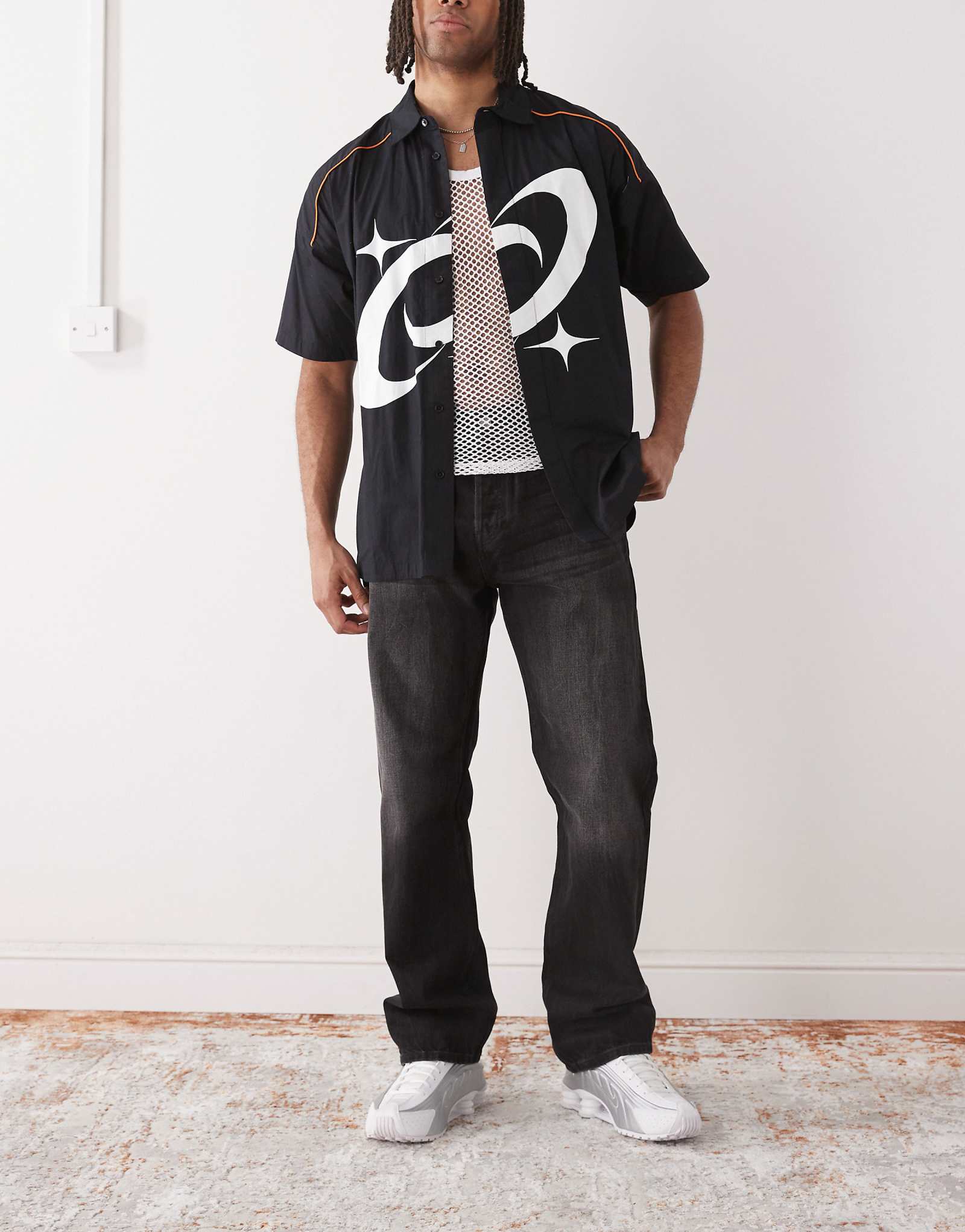 Джинсы прямого покроя свободного покроя для буднего дня выцветшие черные постиранные 17790₽