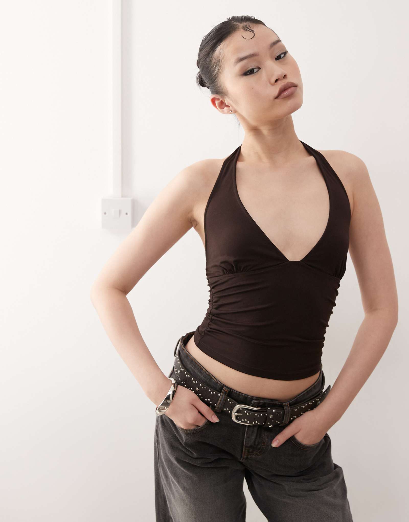 Облегающий топ на бретелях Motel Cosmo шоколадно-коричневого цвета 7490₽