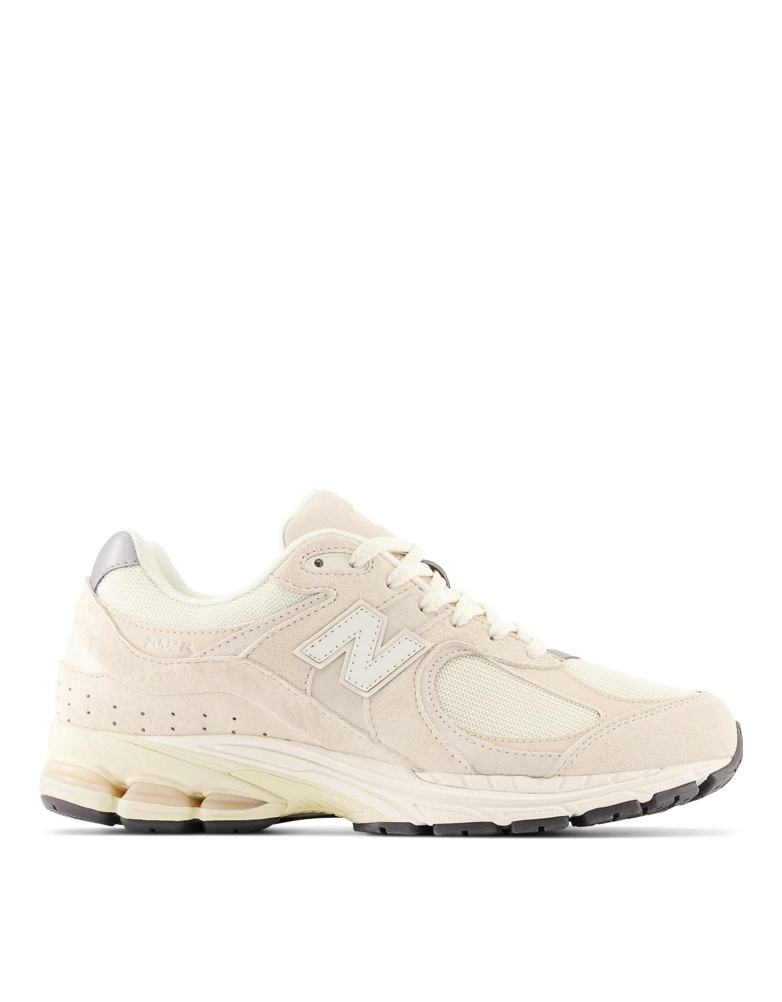 Кроссовки New Balance 2002 в песочном цвете 19990₽