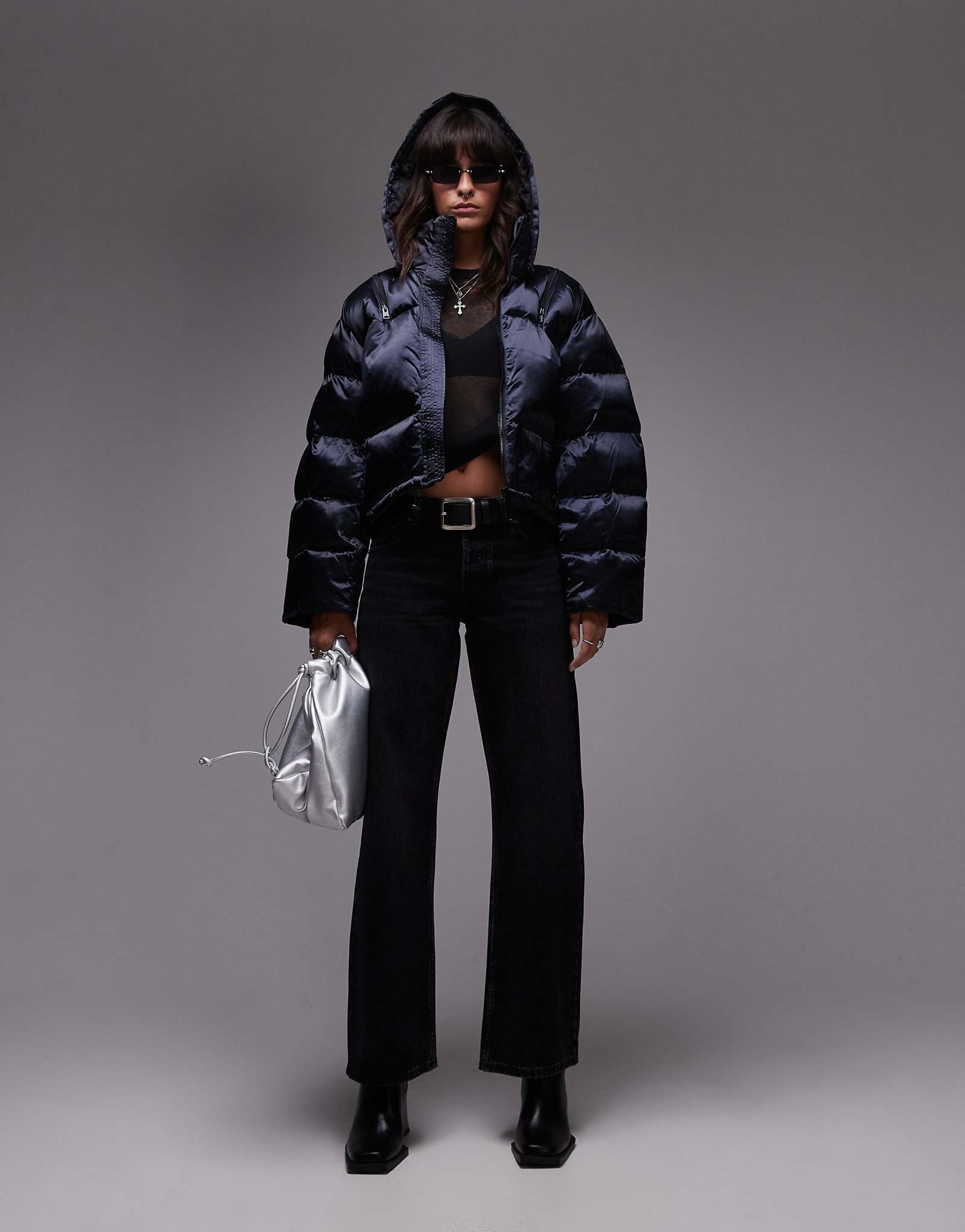 Пуховик Челси с капюшоном от AllSaints черного цвета 130490₽