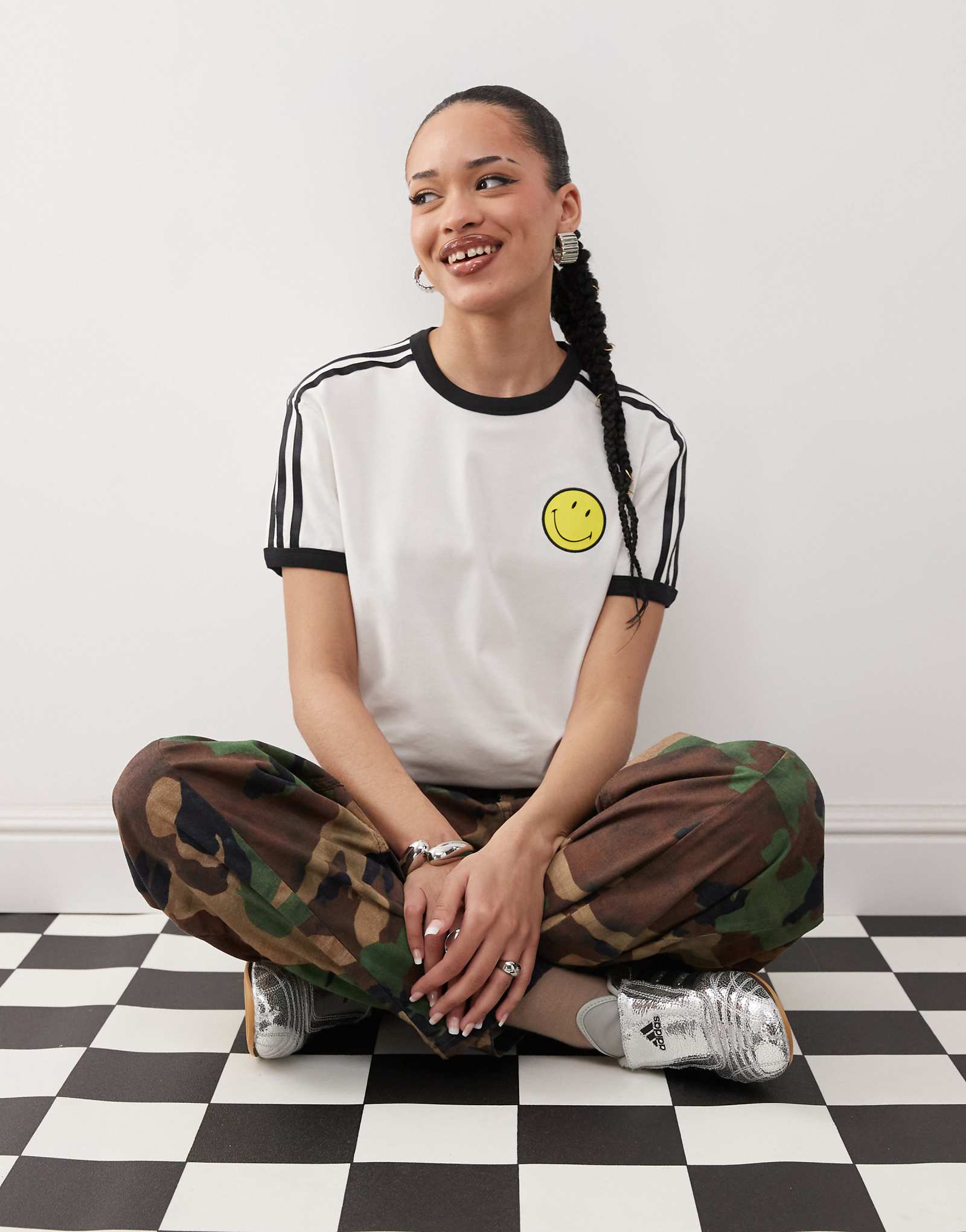 футболка adidas Originals Cali белого цвета 7290₽