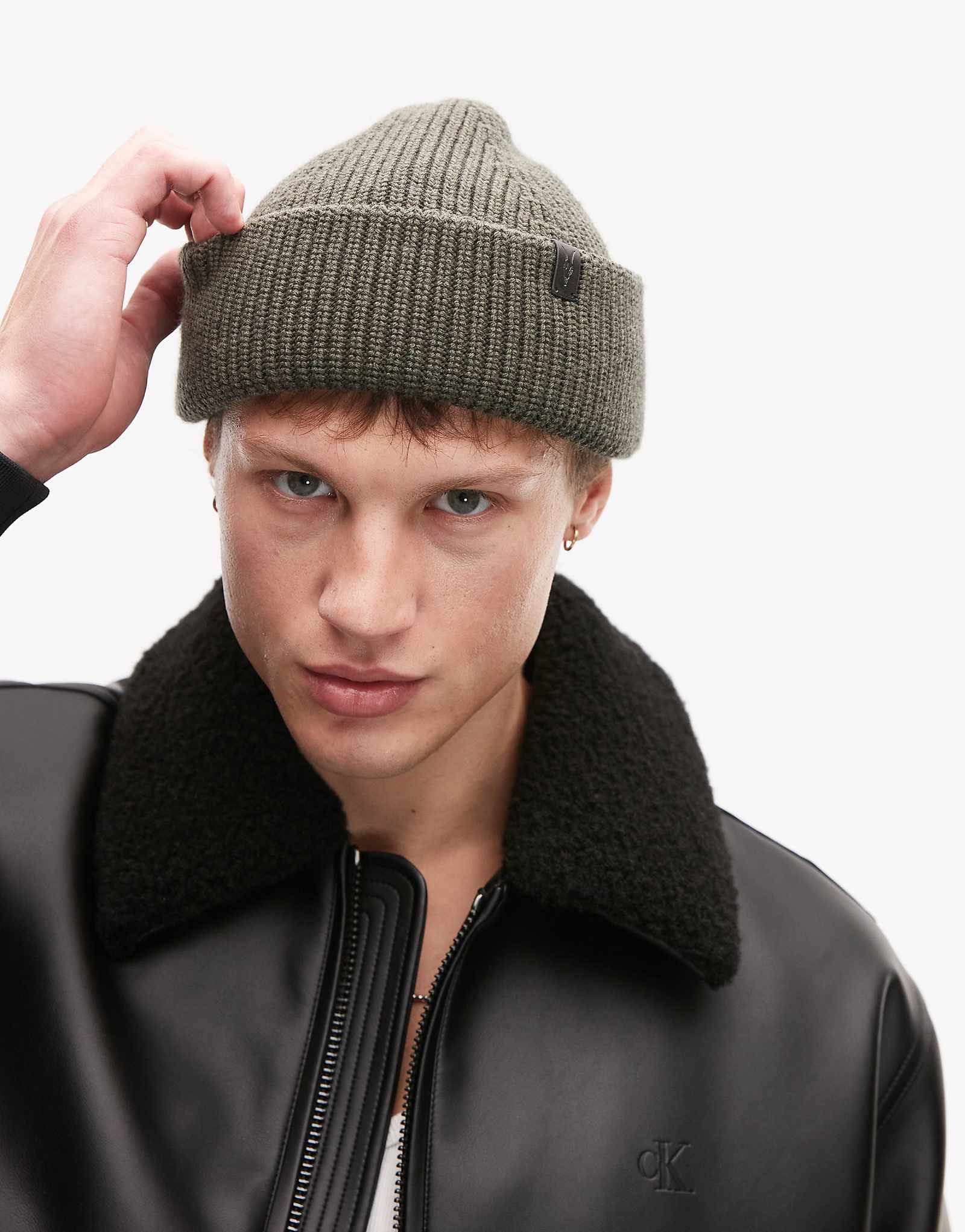 Рыбацкая шапочка из шерсти мериноса AllSaints зеленого цвета 13290₽