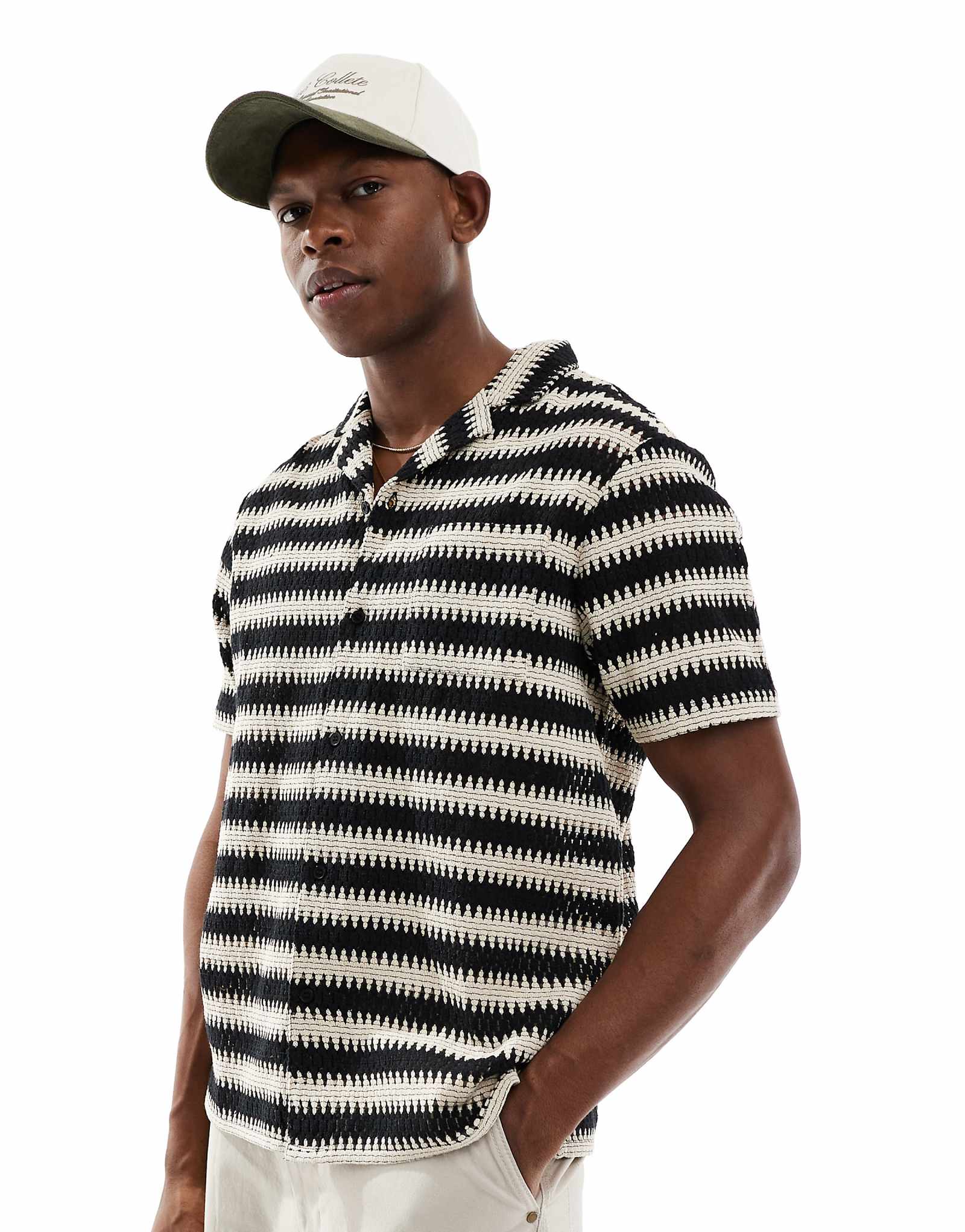 Однотонная пляжная рубашка Aray связанная крючком с коротким рукавом 5190₽